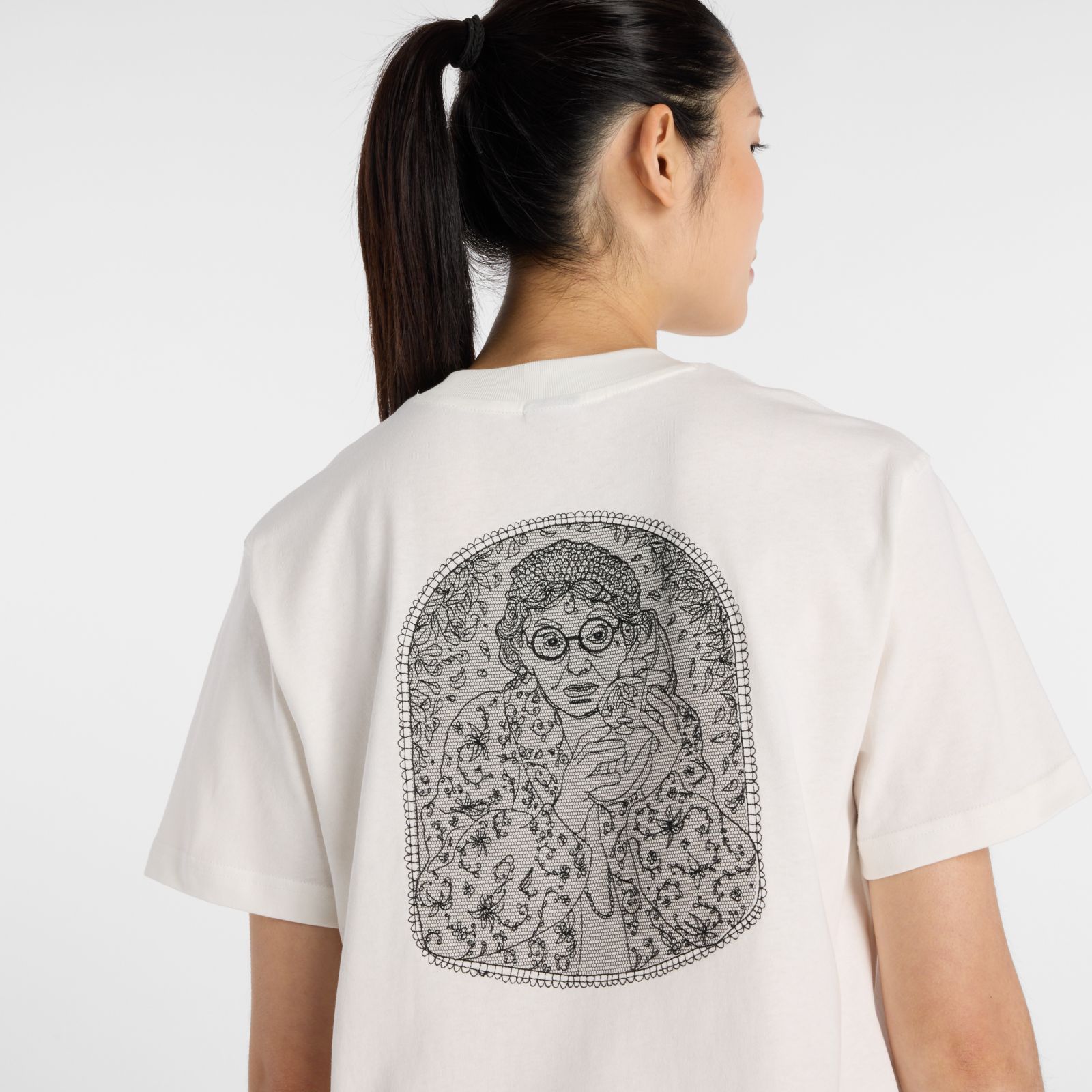 Женские футболки New Balance Lace Icon T-Shirt — фото 4