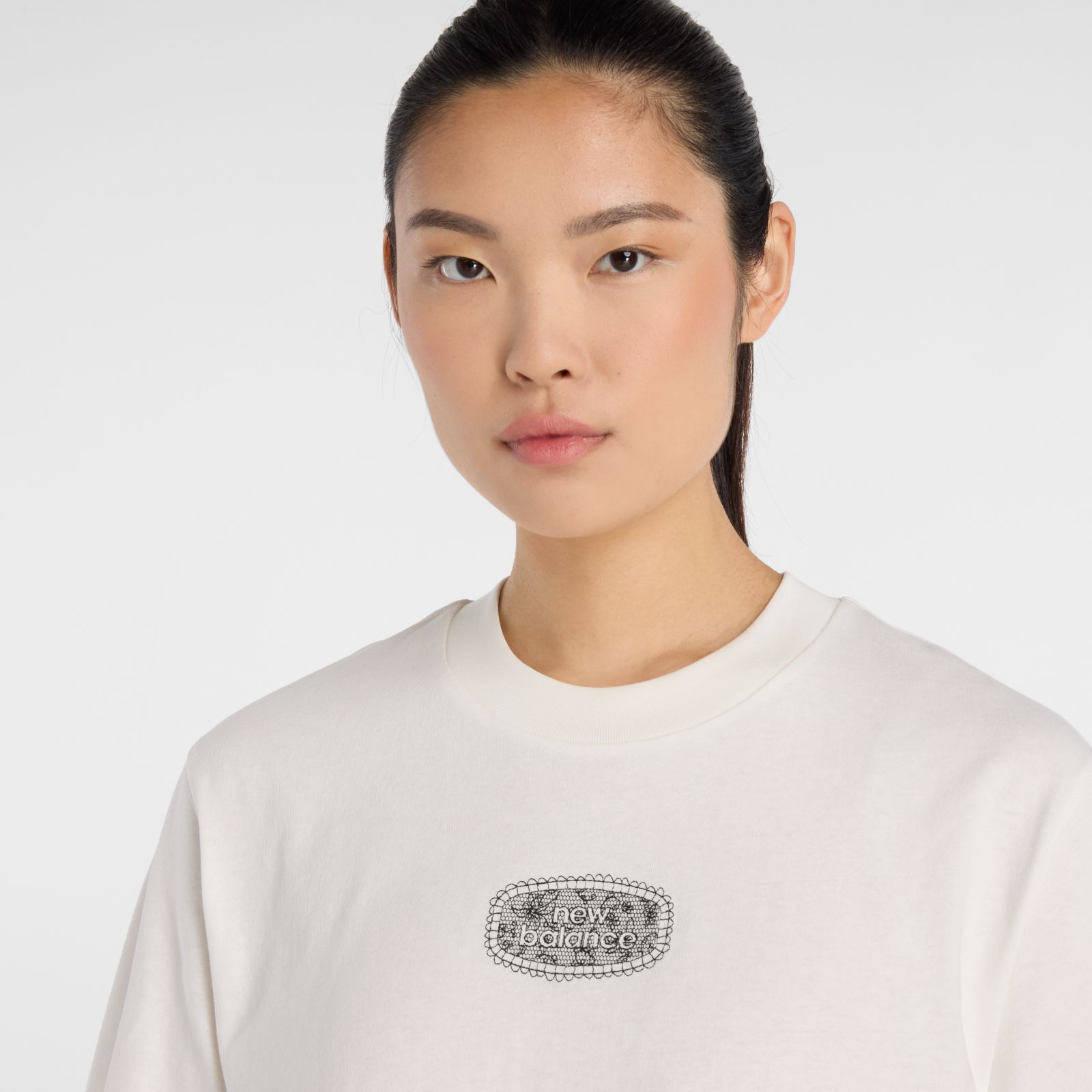 Женские футболки New Balance Lace Icon T-Shirt — фото 5