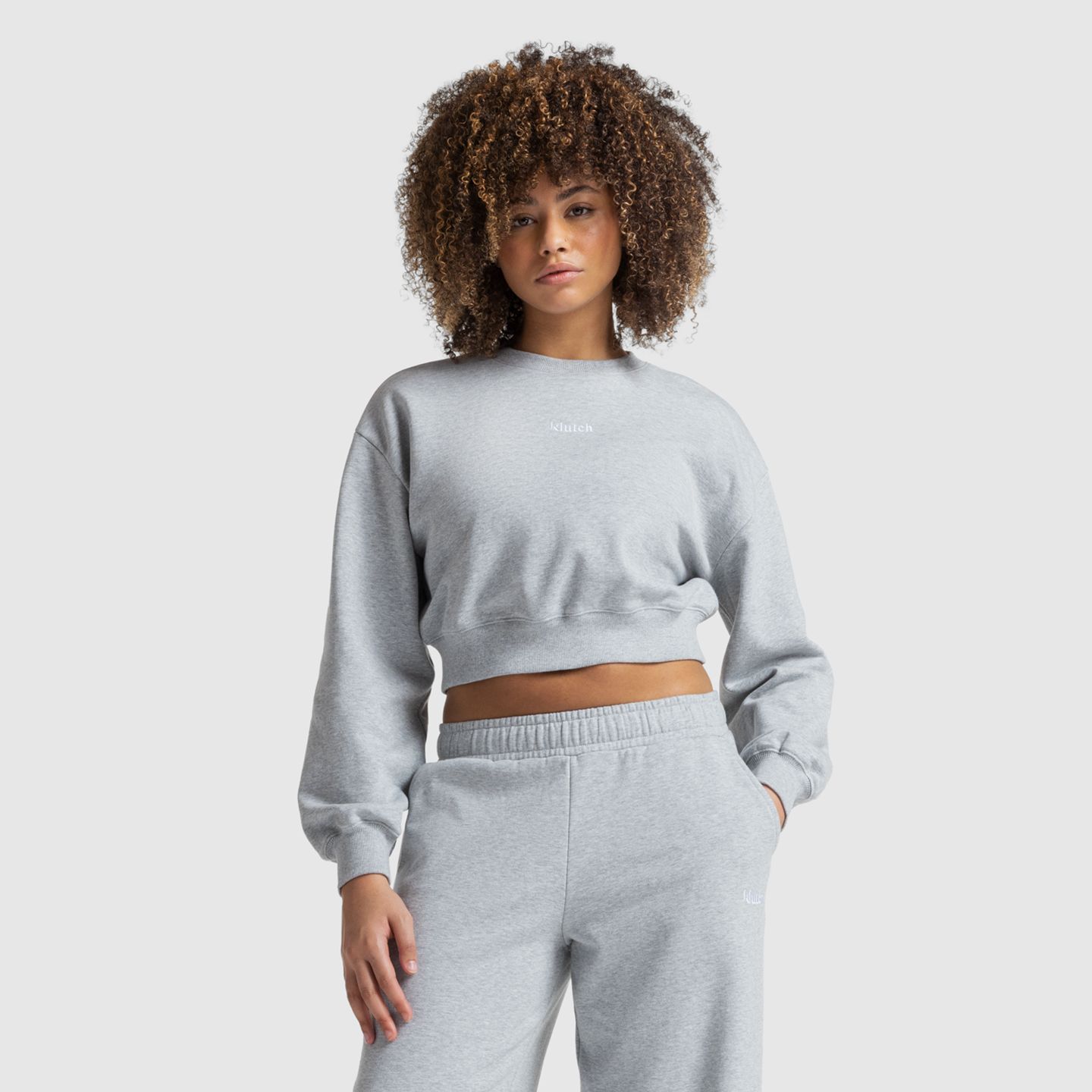 Женские худи New Balance Klutch Athletics French Terry Crew, цвет: Серый — фото 1
