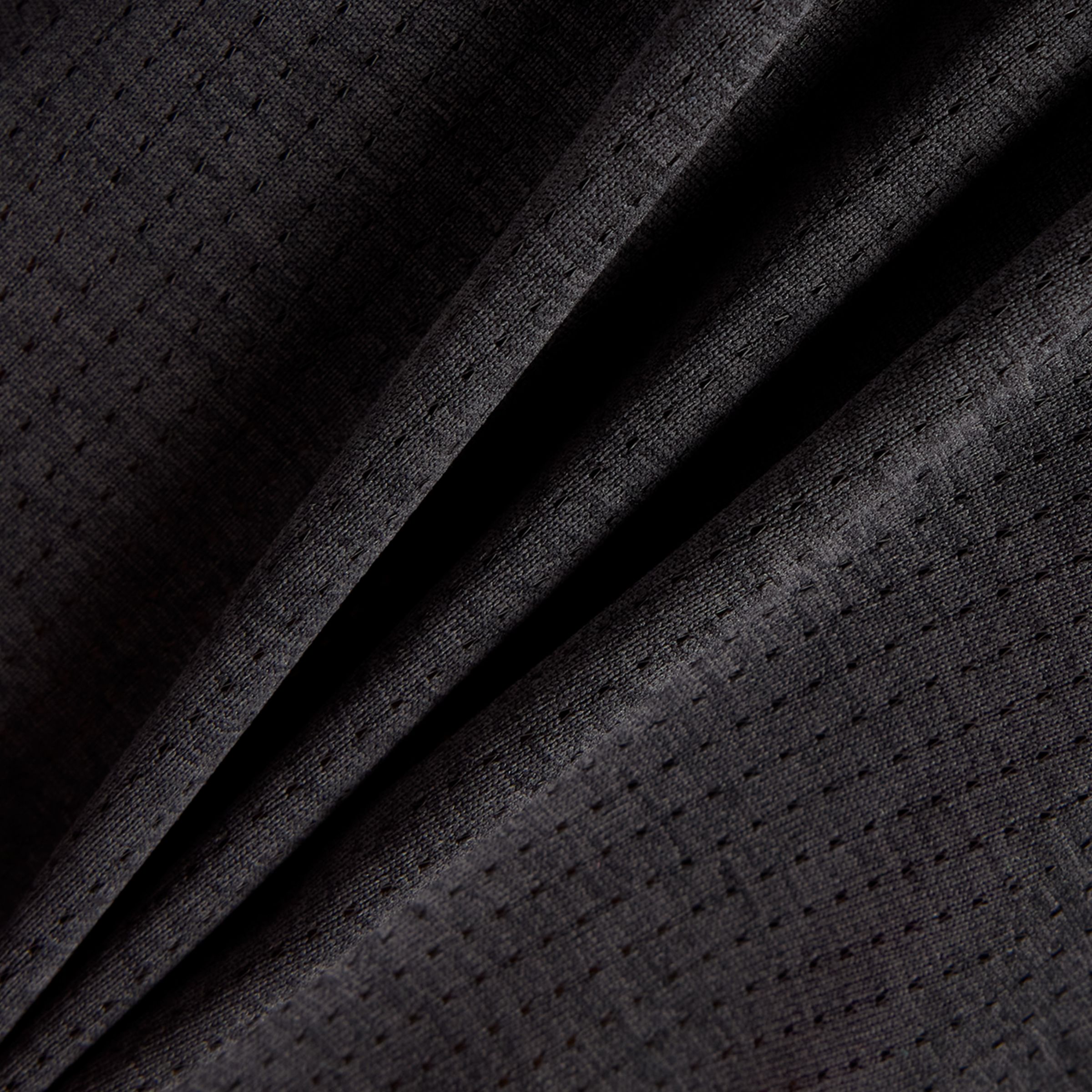 London Edition RC Essential Tank