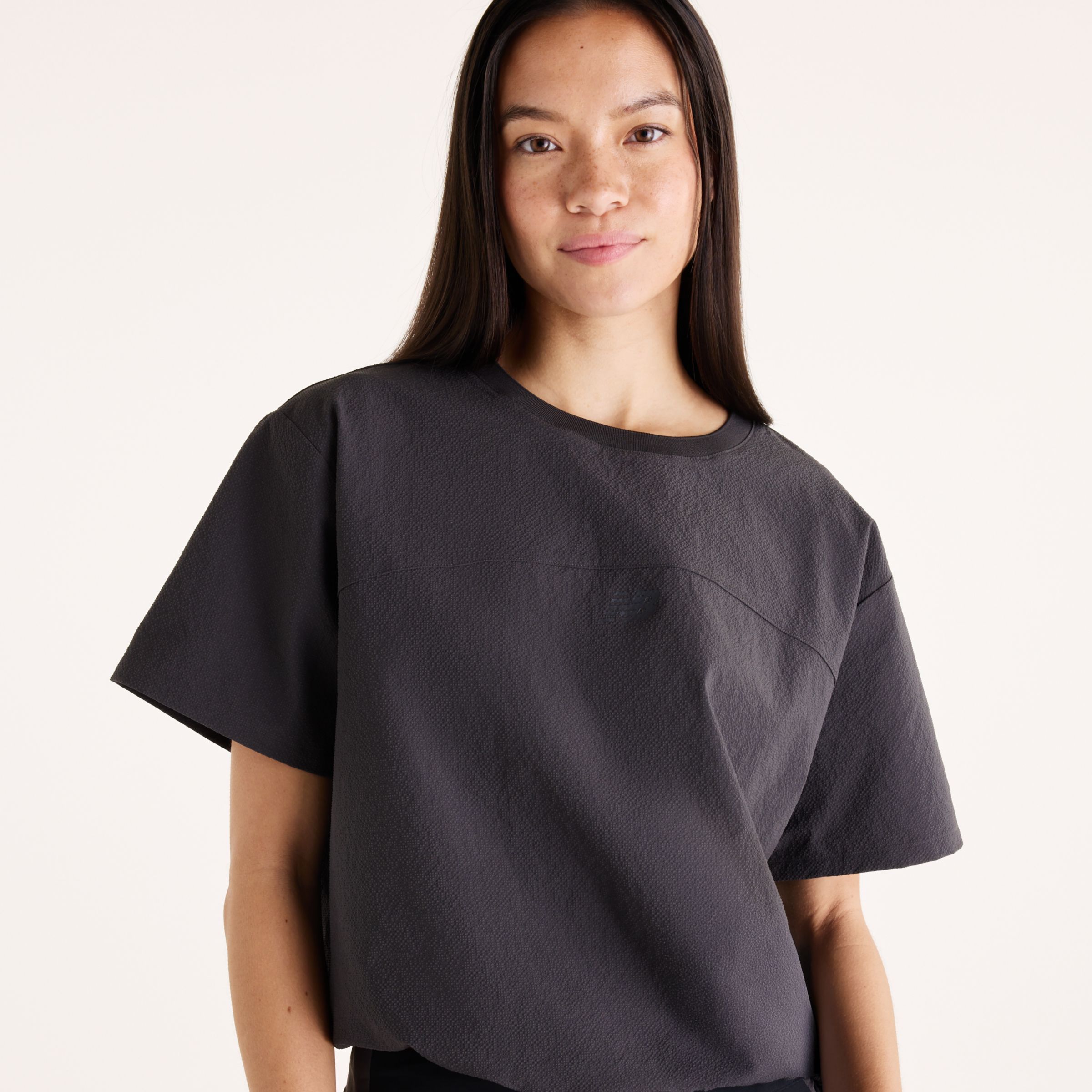 New Balance NBX Shifted 2 Woven Top, WT61L2GPABR
