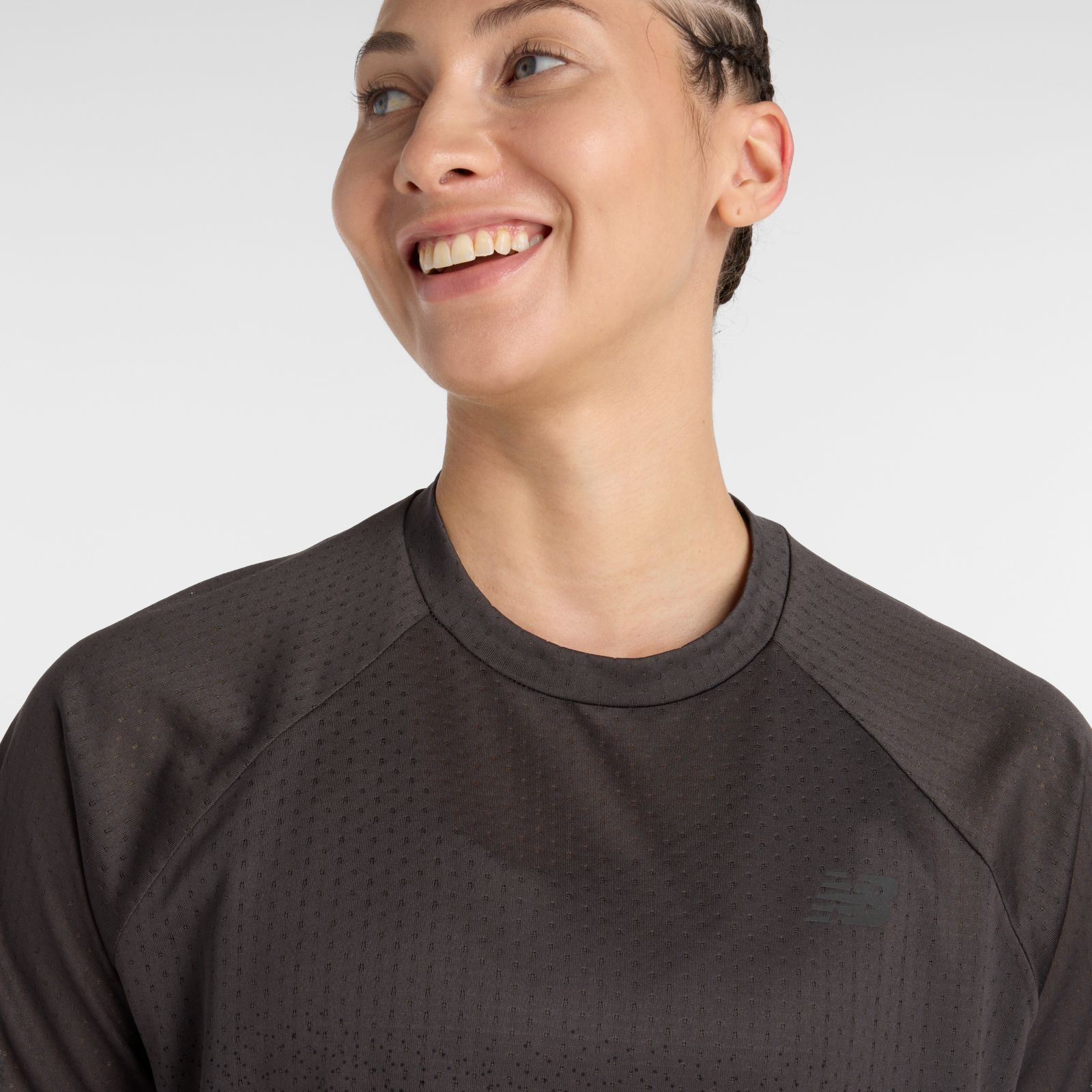 Женские футболки New Balance Viz-Tech Run T-Shirt — фото 2