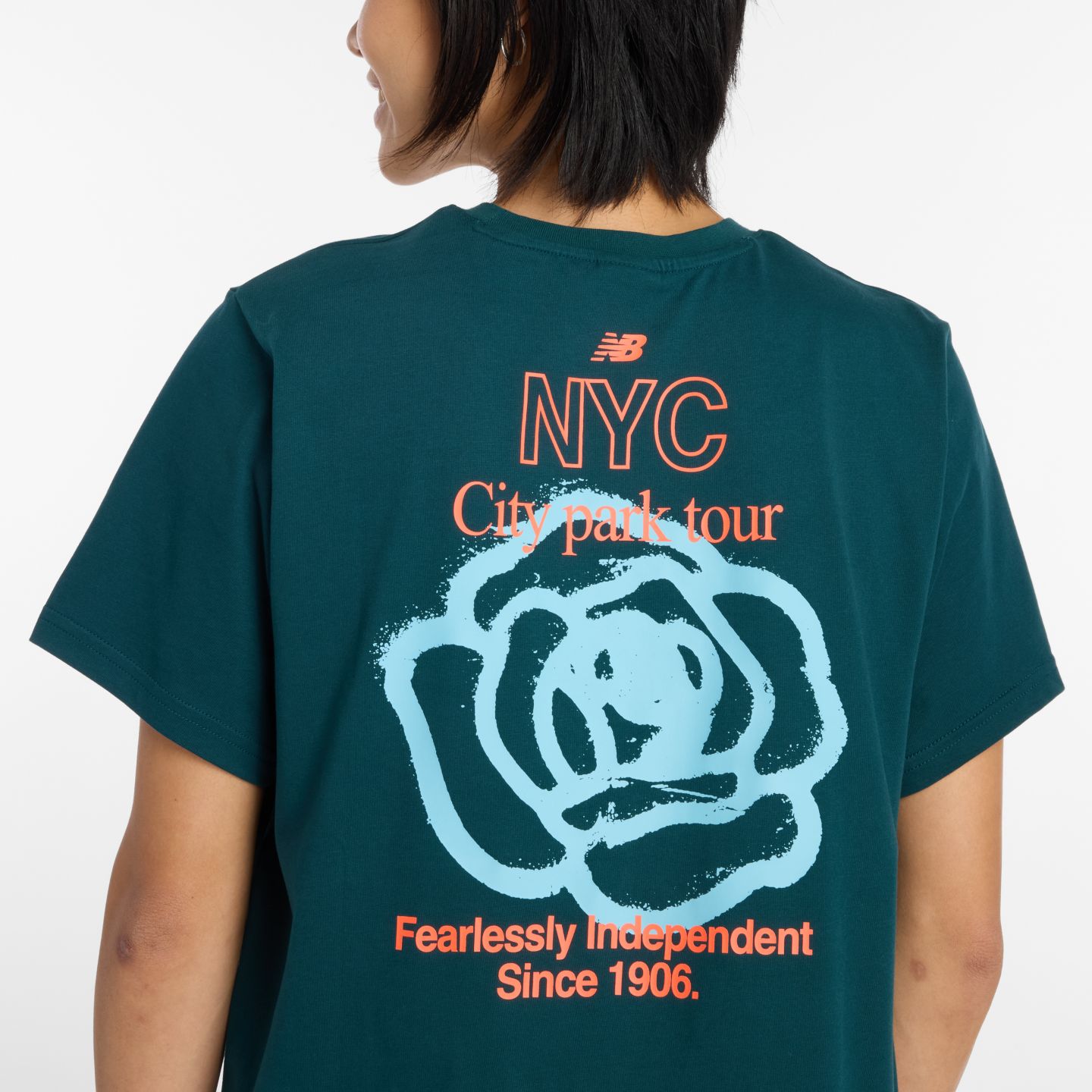 Женская футболка New Balance NY City Run Relaxed, цвет: Зелёный — фото 3