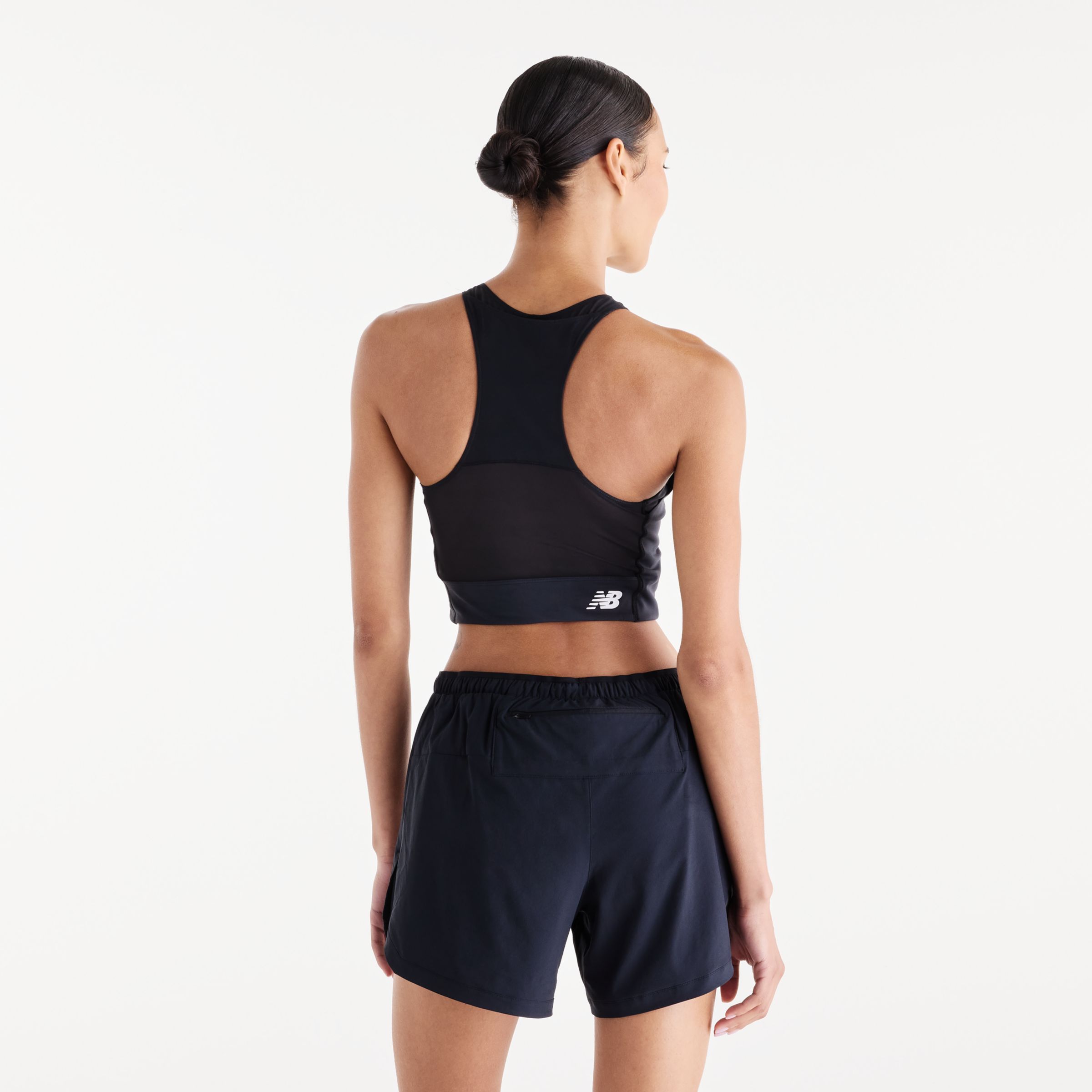 Lola is wearing size S and is 5'8"/172.72cm. Chest: 31.5"/80.01cm, Waist: 25.5"/64.77cm, Hips: 36"/91.44cm