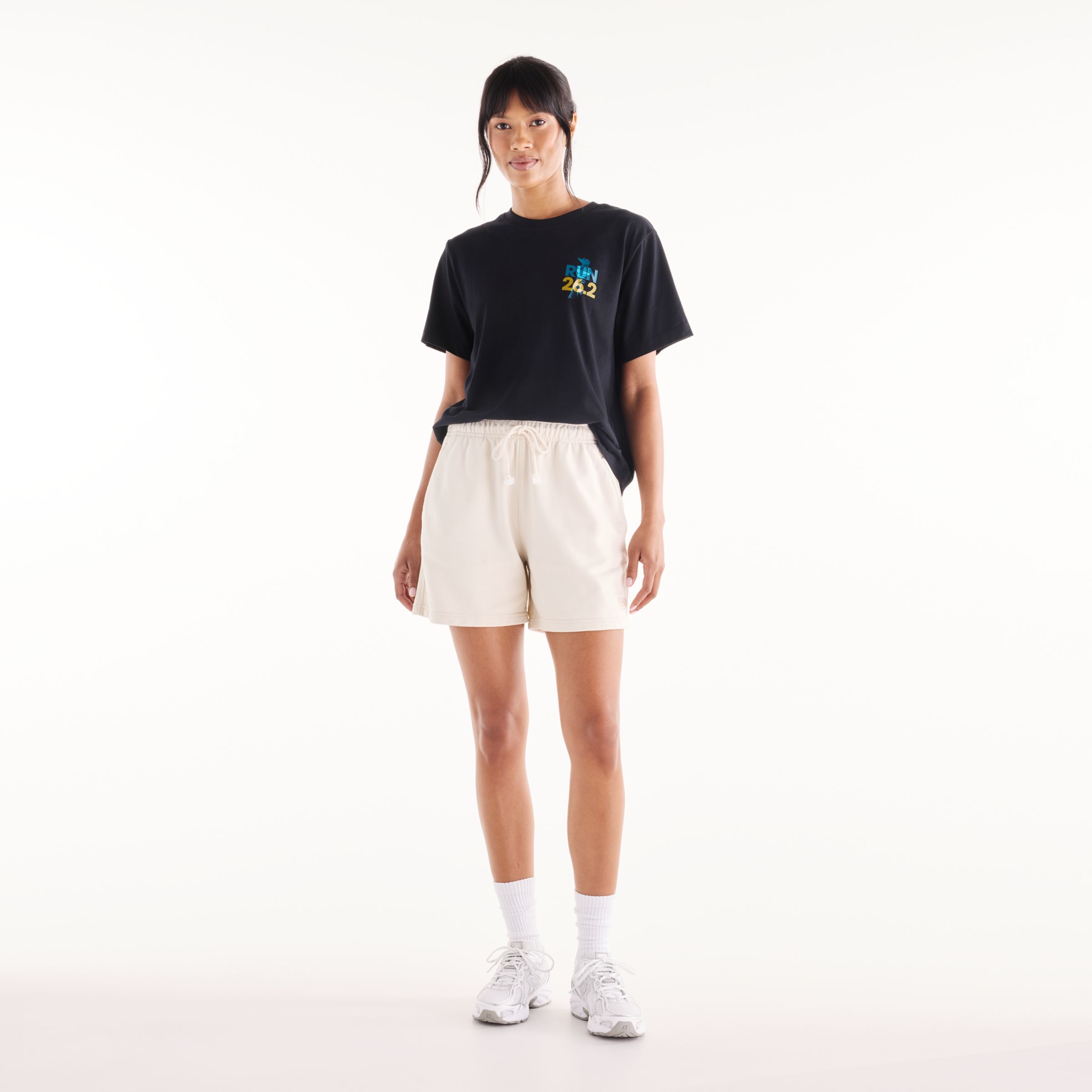 Chi is wearing size S and is 5'9"/ 175cm. Chest: 32"/81cm, Waist: 24"/61cm, Hips: 35"/89cm