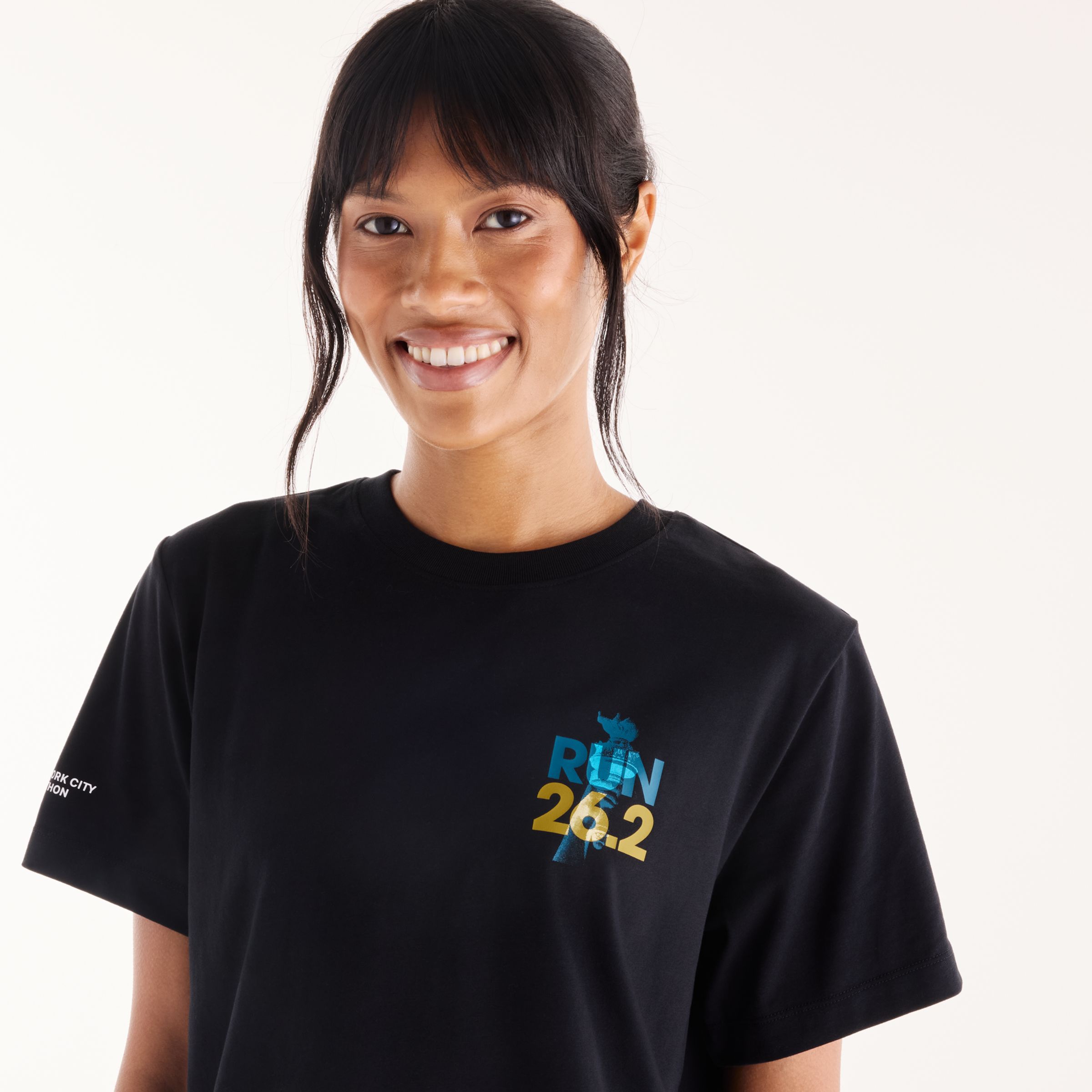 Chi is wearing size S and is 5'9"/ 175cm. Chest: 32"/81cm, Waist: 24"/61cm, Hips: 35"/89cm
