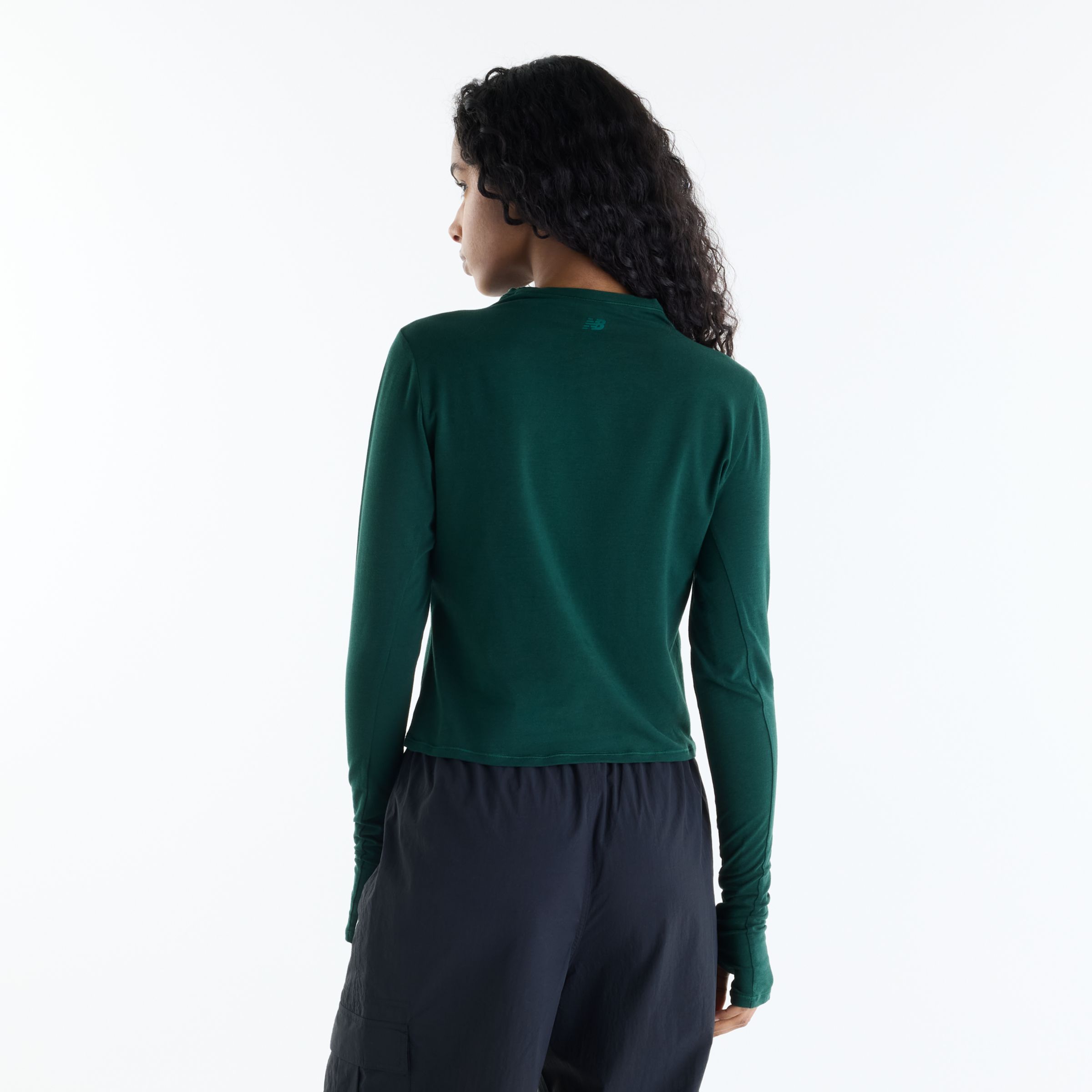 Eileen is wearing size S and is 5'9"/175.26cm. Chest: 33"/83.82cm, Waist: 25"/63.5cm, Hips: 38"/96.52cm