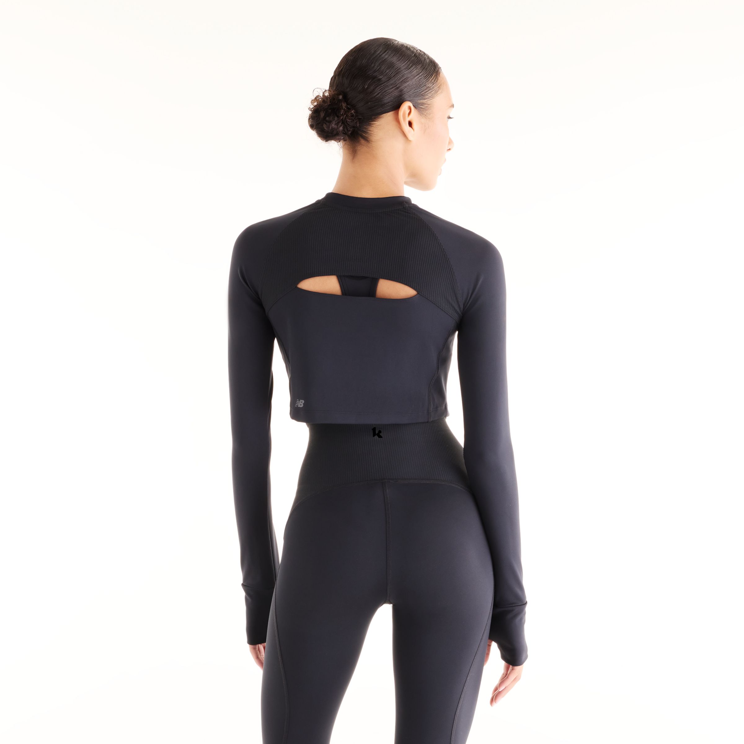 Lola is wearing size S and is 5'8"/172.72cm. Chest: 31.5"/80.01cm, Waist: 25.5"/64.77cm, Hips: 36"/91.44cm