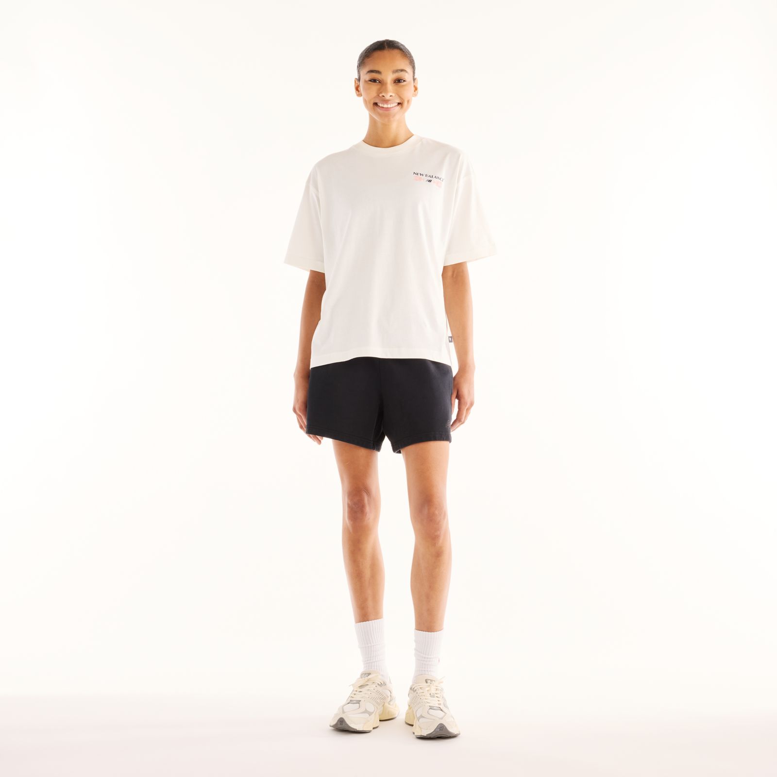 Женские футболки New Balance Grab a Bite Boston Oversized T-Shirt — фото 2