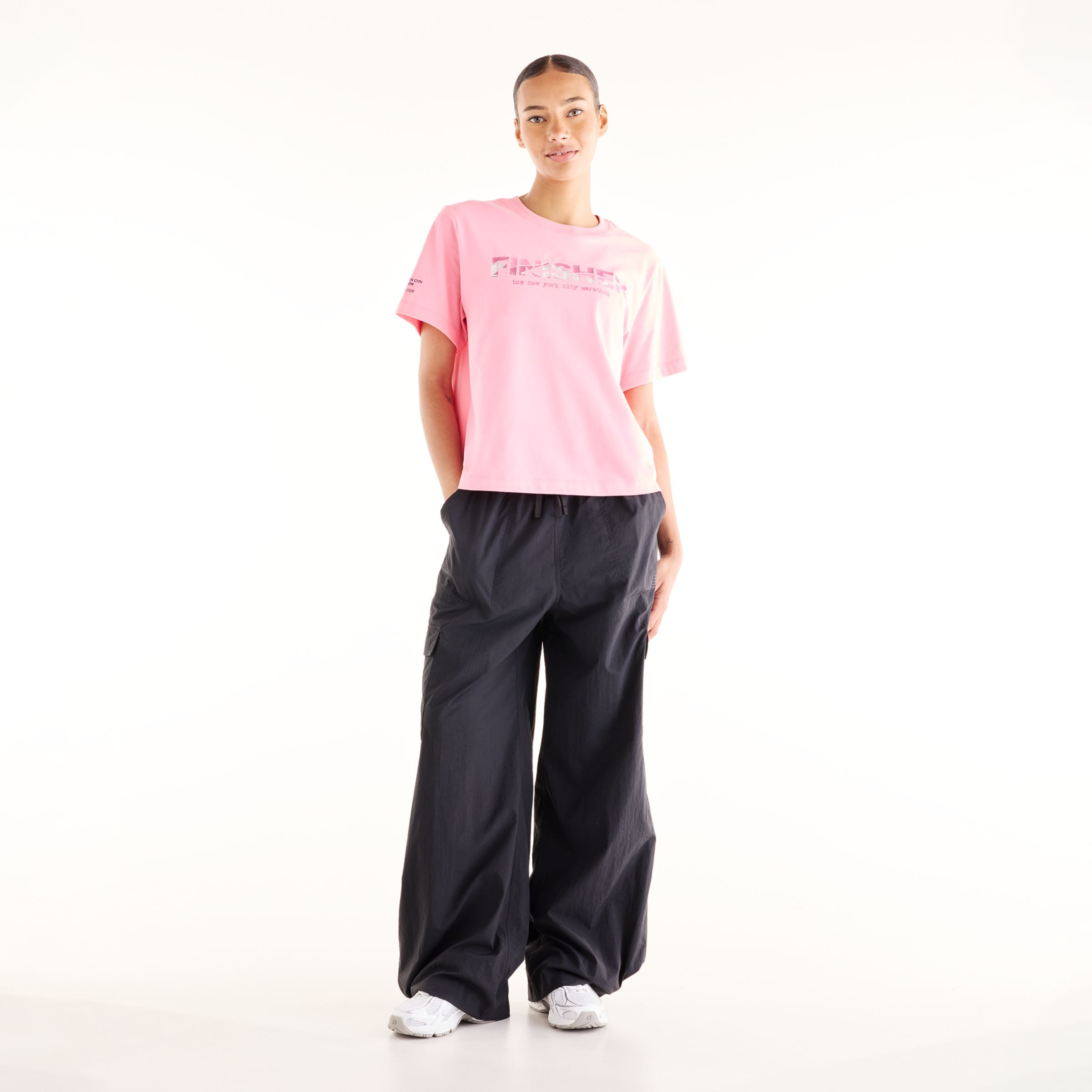 Lola is wearing size S and is 5'8"/172.72cm. Chest: 31.5"/80.01cm, Waist: 25.5"/64.77cm, Hips: 36"/91.44cm