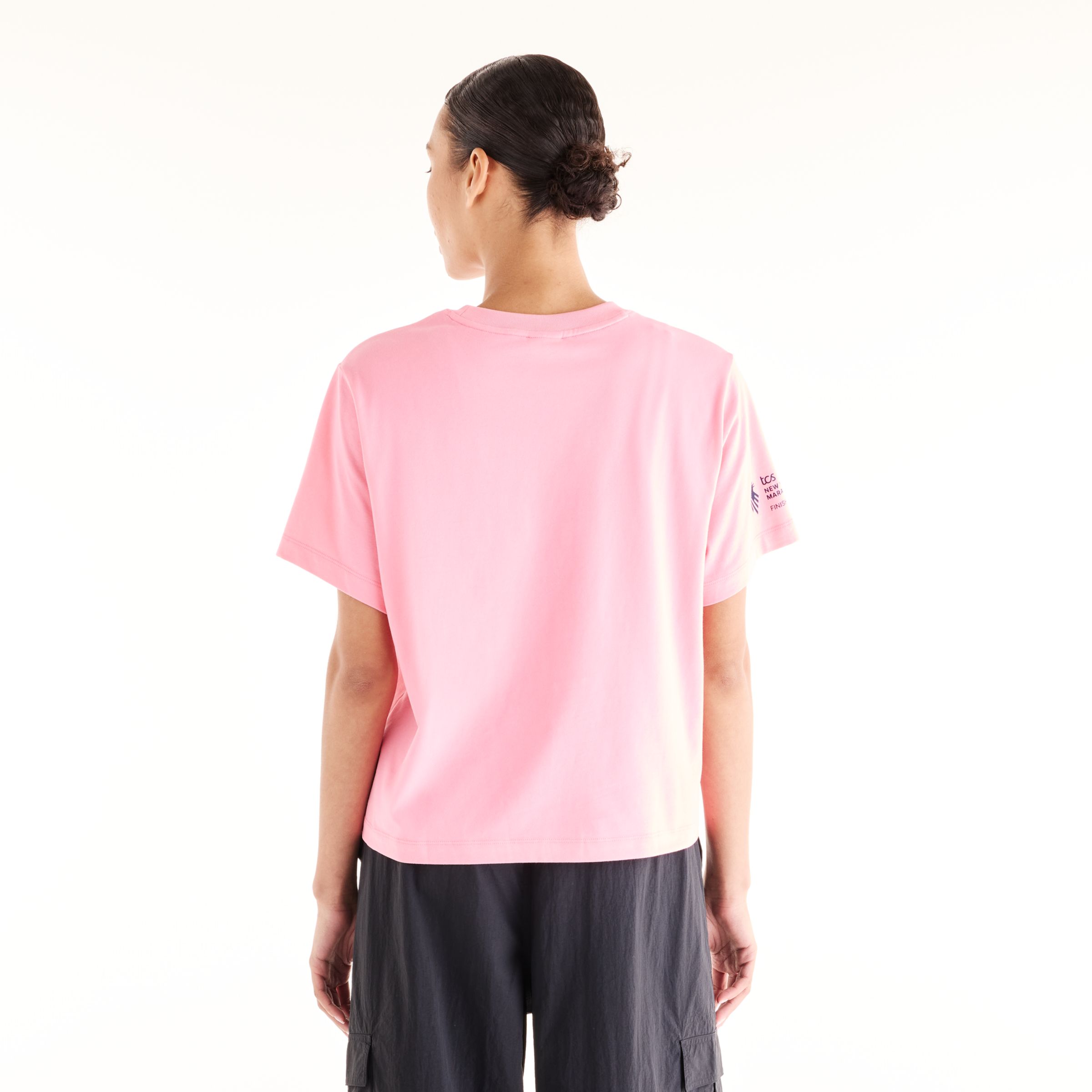 Lola is wearing size S and is 5'8"/172.72cm. Chest: 31.5"/80.01cm, Waist: 25.5"/64.77cm, Hips: 36"/91.44cm