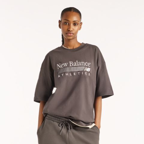 Женские футболки New Balance Trackside Oversized T-Shirt