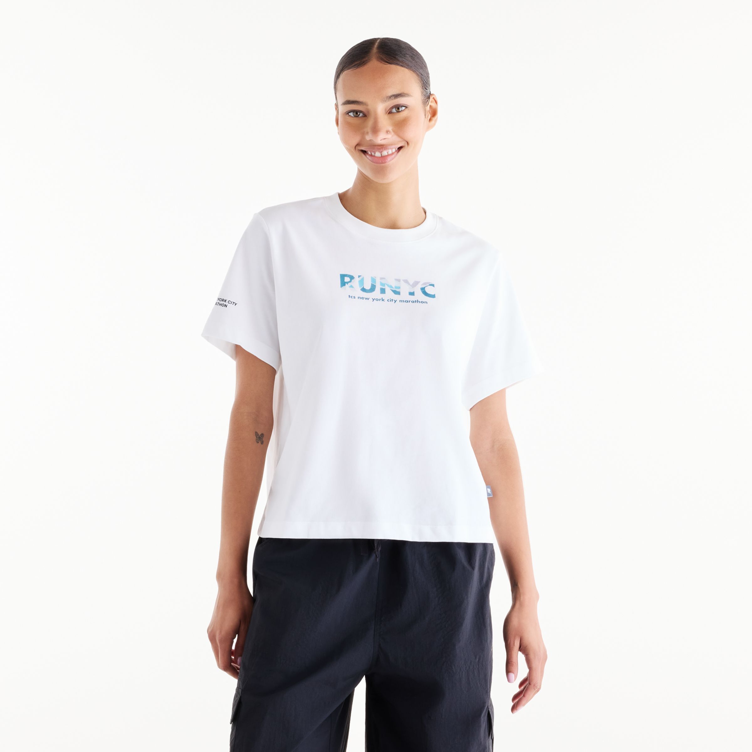 Lola is wearing size S and is 5'8"/172.72cm. Chest: 31.5"/80.01cm, Waist: 25.5"/64.77cm, Hips: 36"/91.44cm