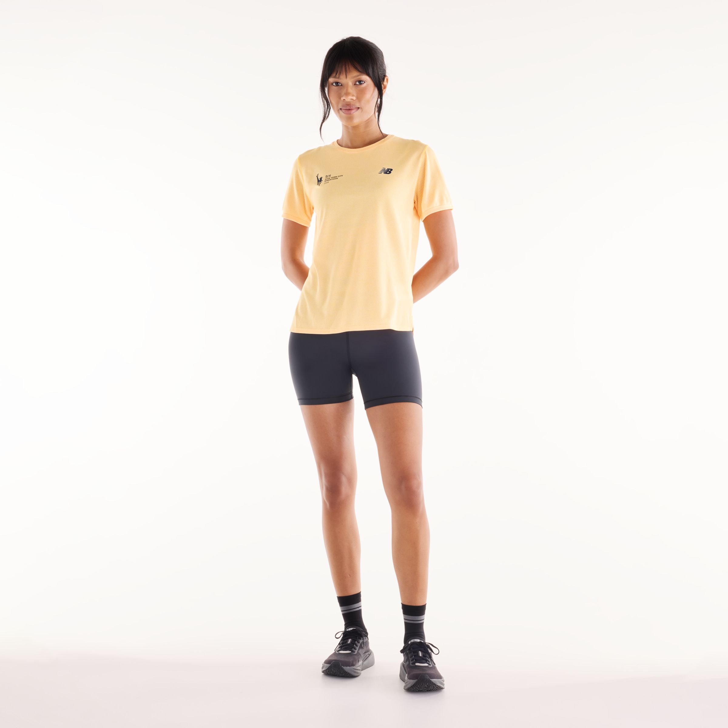 Chi is wearing size S and is 5'9"/ 175cm. Chest: 32"/81cm, Waist: 24"/61cm, Hips: 35"/89cm