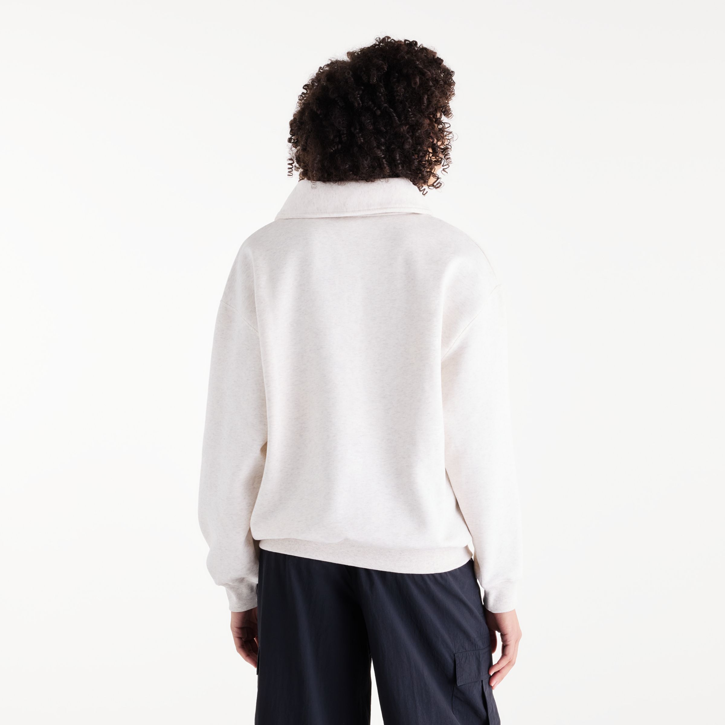 Payton is wearing size S and is 31"/45cm. Chest: 31" / 79 cm, Waist: 24.5" / 62 cm, Hips: 37" / 94 cm