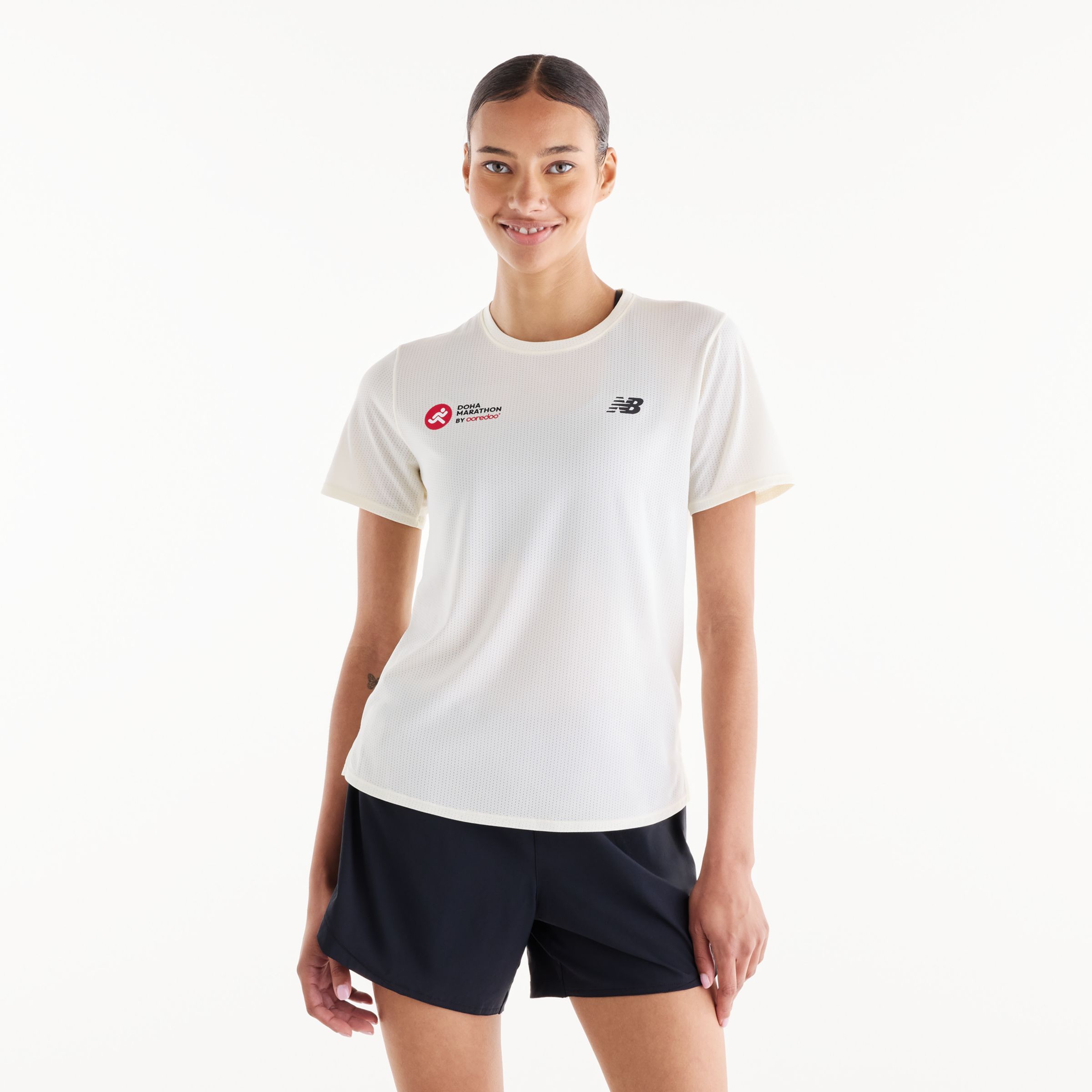 Lola is wearing size S and is 5'8"/172.72cm. Chest: 31.5"/80.01cm, Waist: 25.5"/64.77cm, Hips: 36"/91.44cm