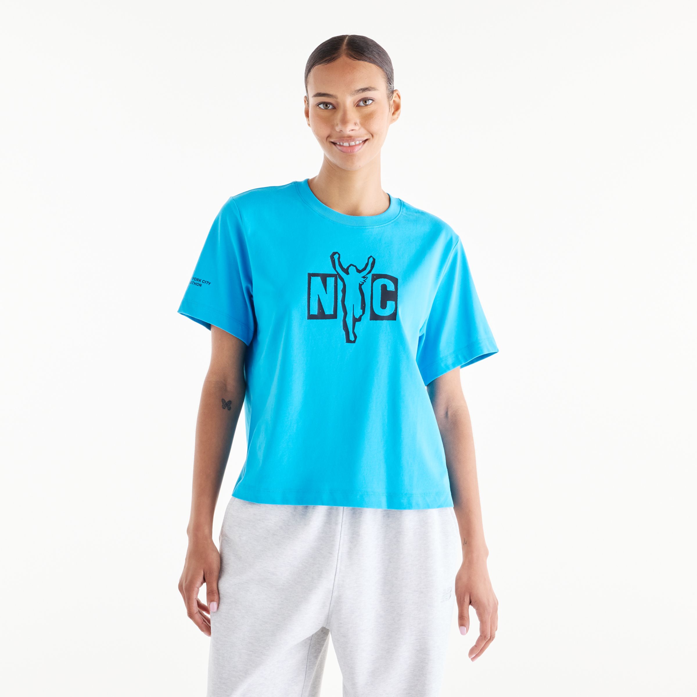 Lola is wearing size S and is 5'8"/172.72cm. Chest: 31.5"/80.01cm, Waist: 25.5"/64.77cm, Hips: 36"/91.44cm