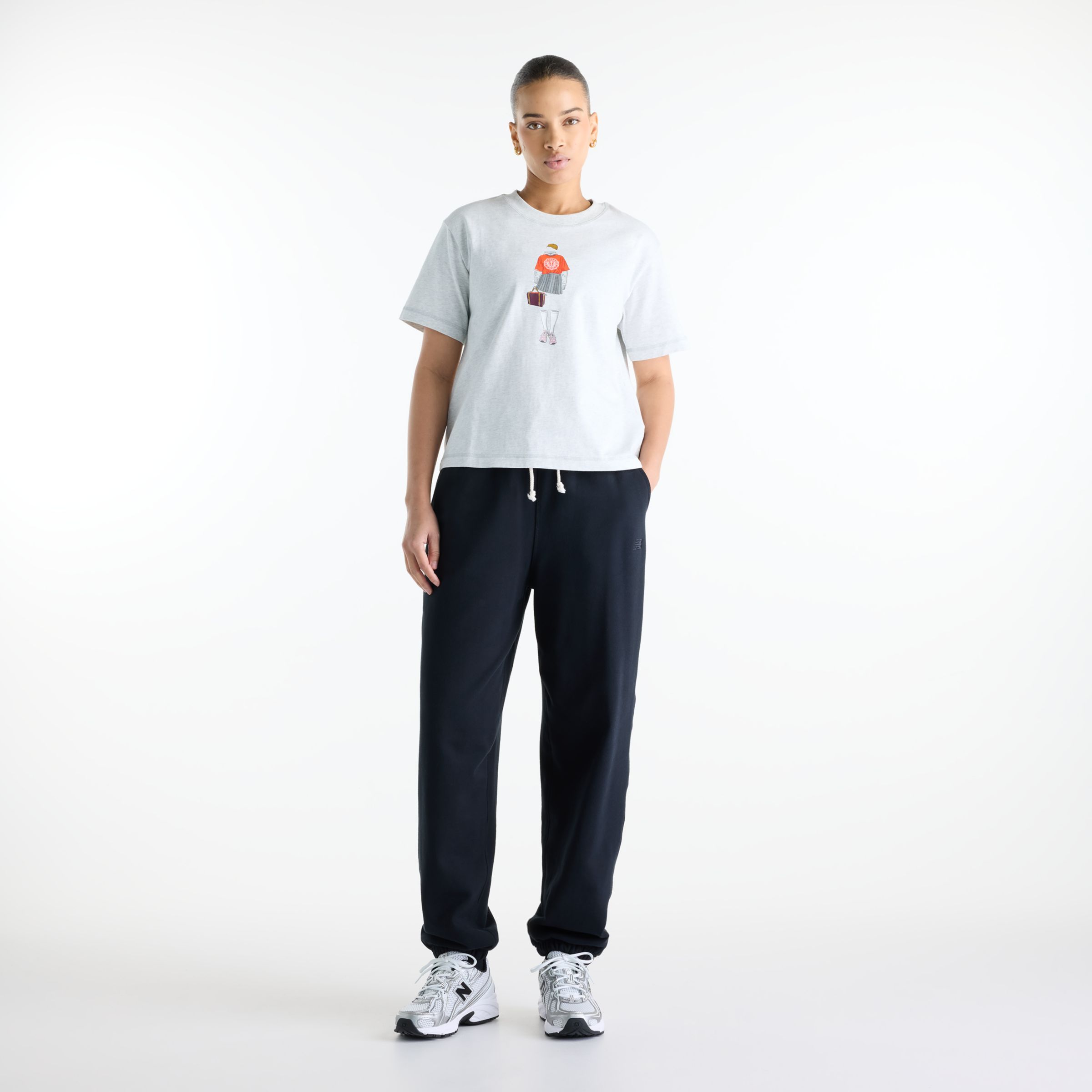 Nisaa is wearing size S and is 5'10"/177.8cm. Chest: 32"/81.28cm, Waist: 26"/66.04cm, Hips: 39"/99.06cm