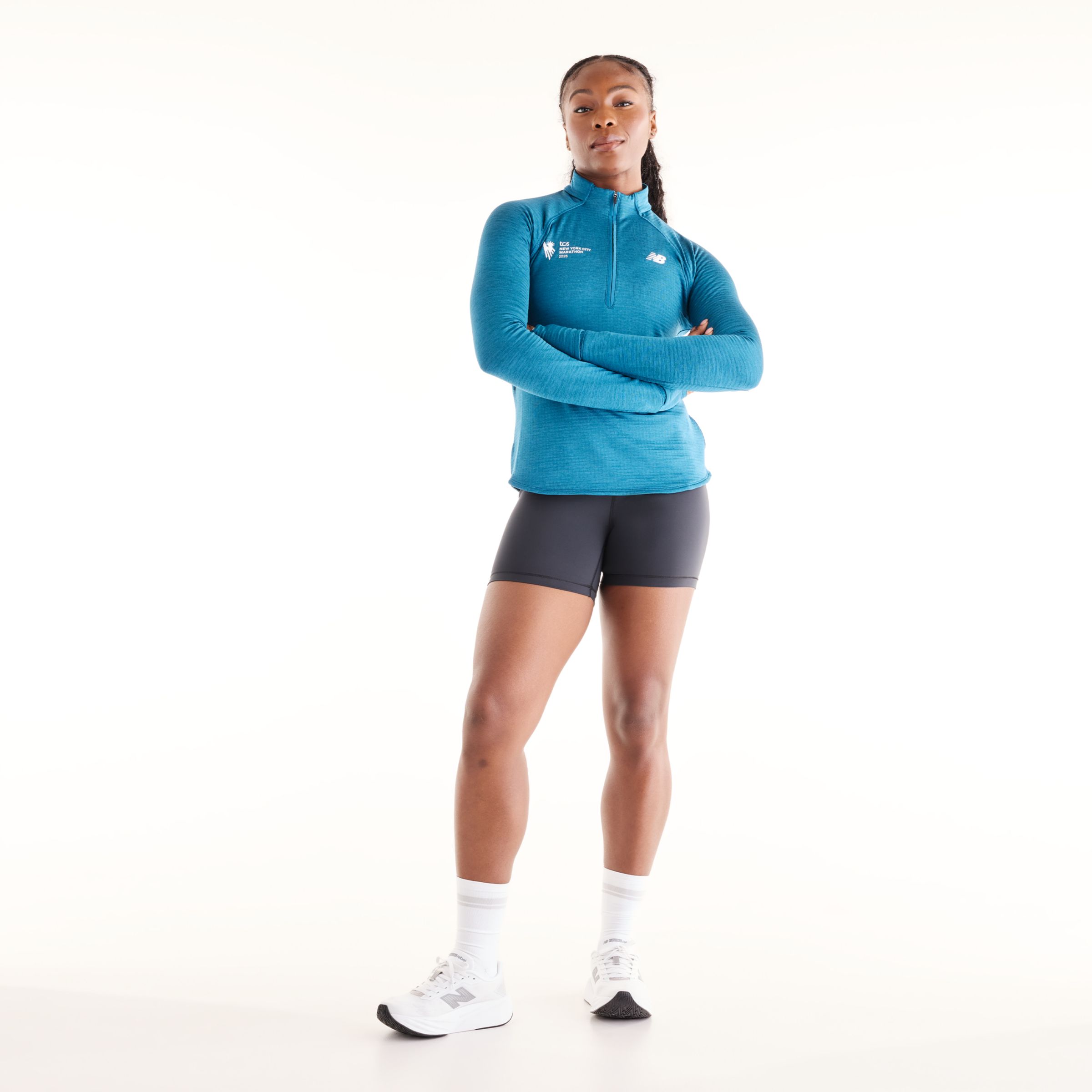 Isio-Maya is wearing size S and is 5'8"/172.72cm. Chest: 34"/86.36cm, Waist: 27.5"/69.85cm, Hips: 39"/99.06cm