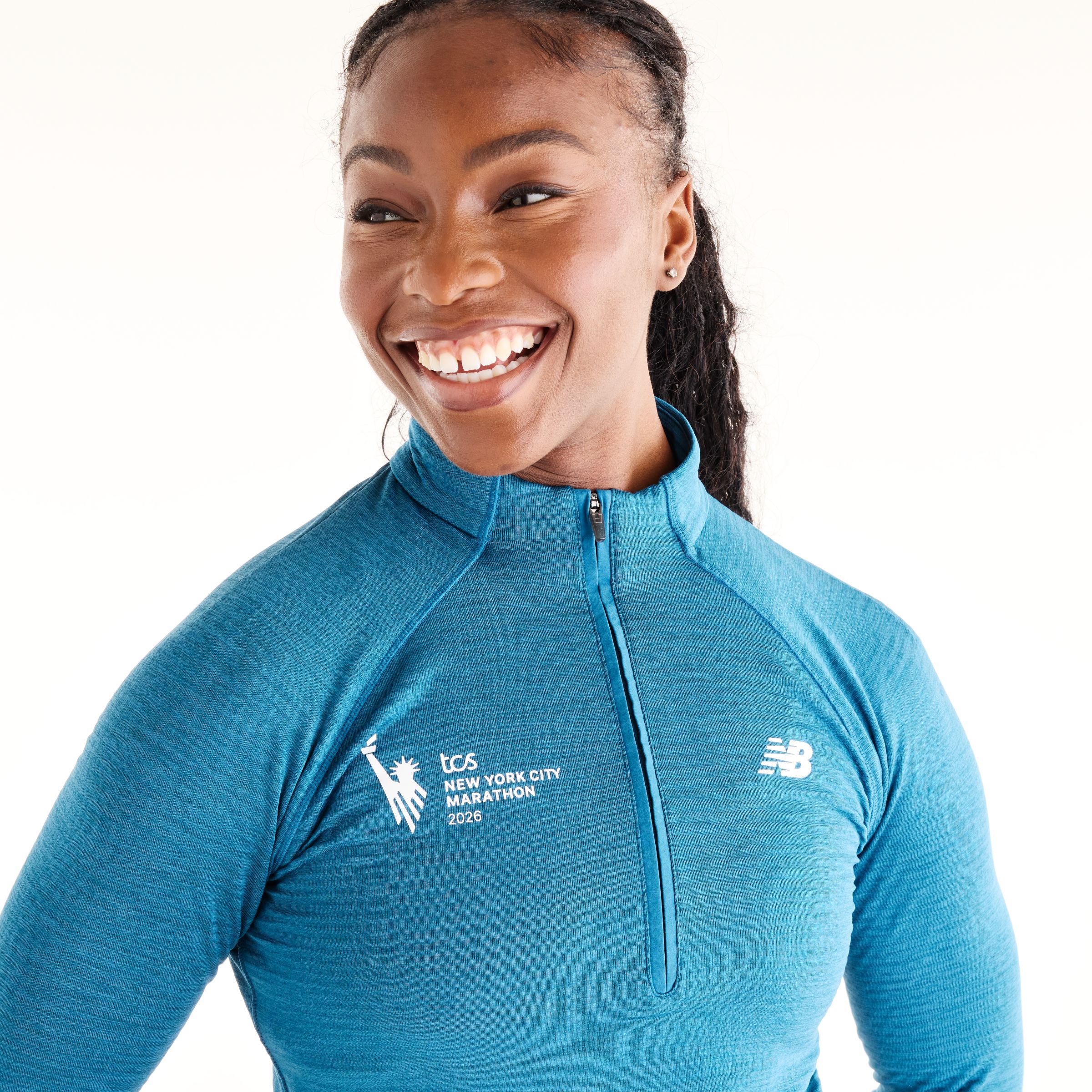 Isio-Maya is wearing size S and is 5'8"/172.72cm. Chest: 34"/86.36cm, Waist: 27.5"/69.85cm, Hips: 39"/99.06cm
