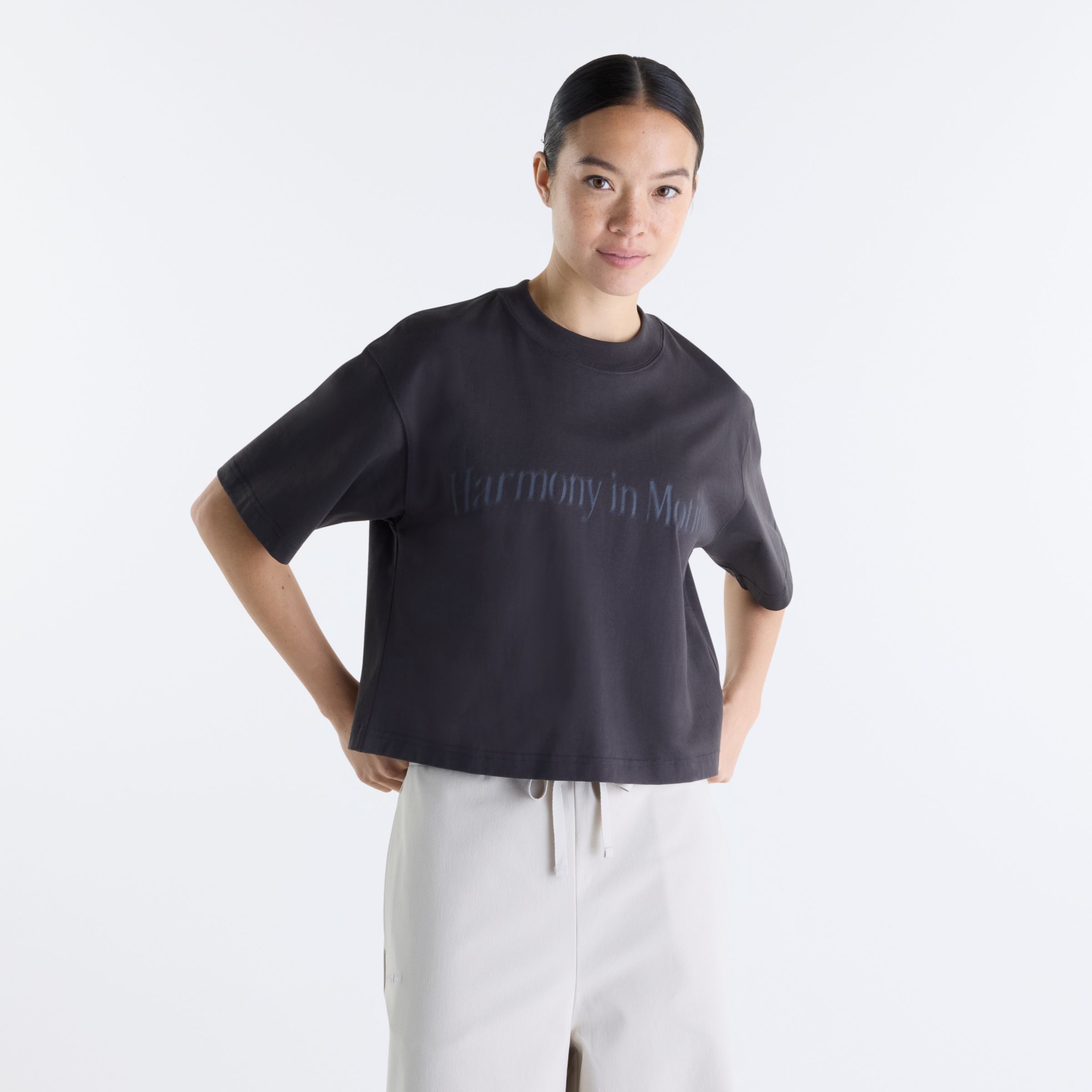 Gemma is wearing size S and is 5'7"/170.18cm. Chest: 30.5"/77.47cm, Waist: 24"/60.96cm, Hips: 35"/88.9cm