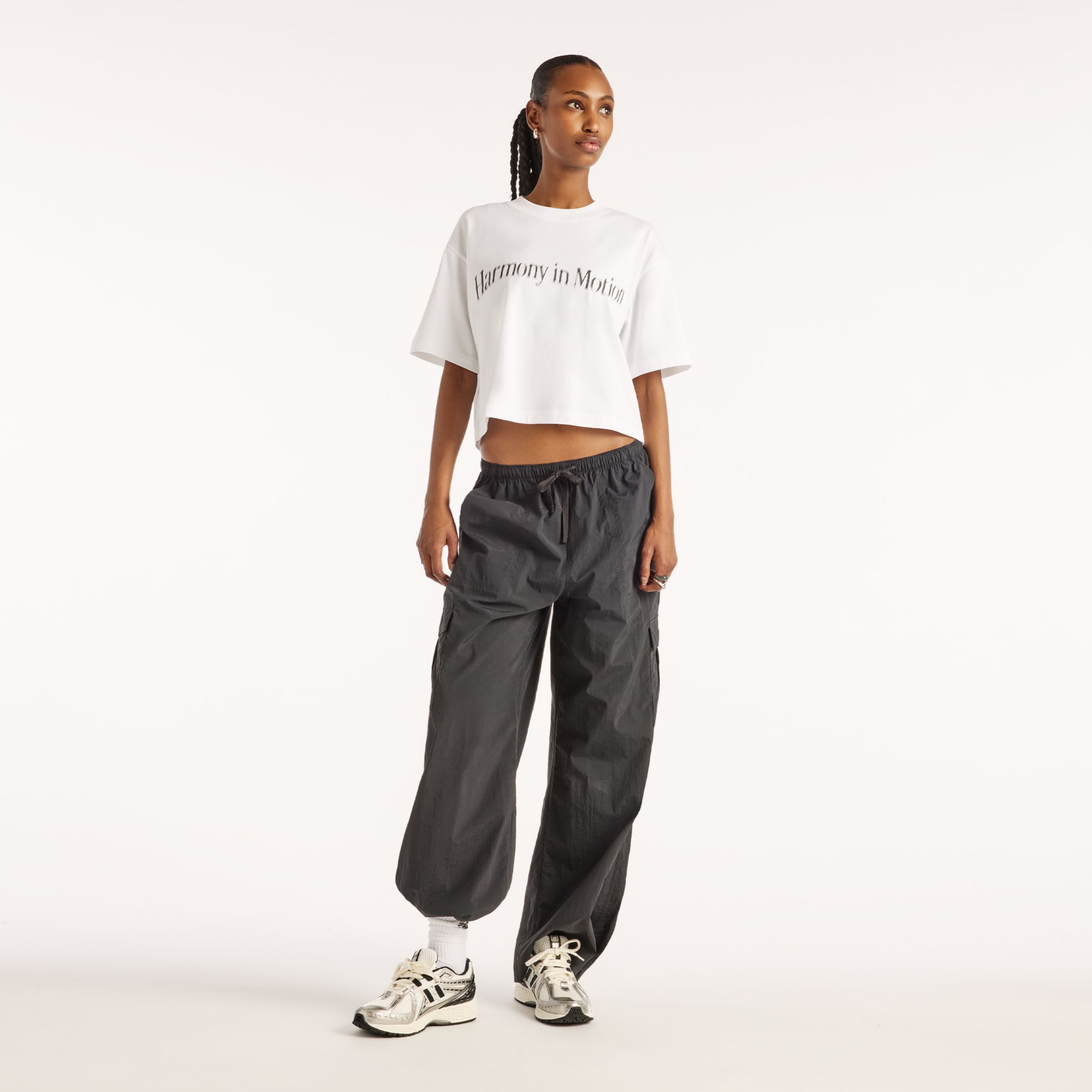 New Balance NB GREY グラフィックショートスリーブTシャツ, WT62N048WT