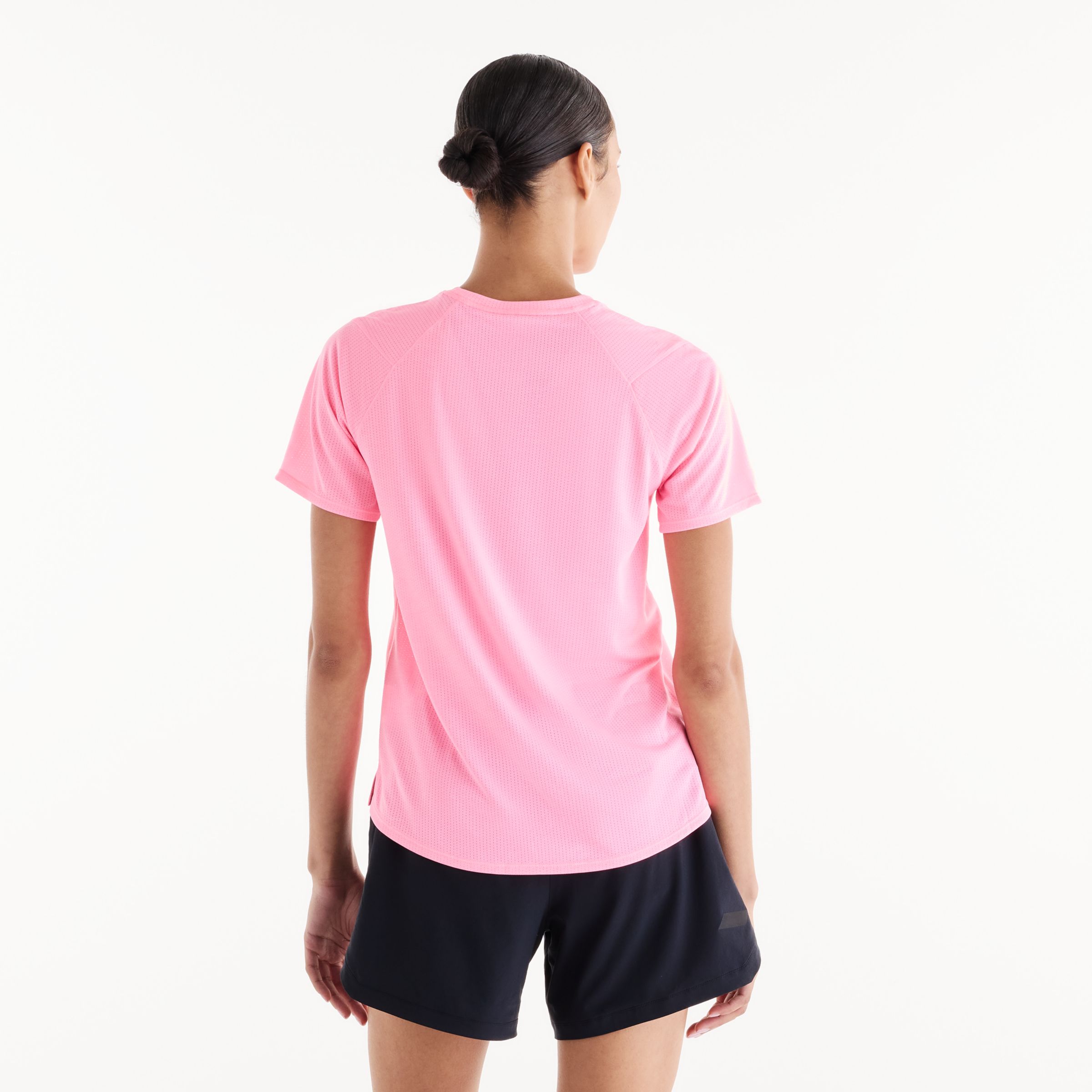 Lola is wearing size S and is 5'8"/172.72cm. Chest: 31.5"/80.01cm, Waist: 25.5"/64.77cm, Hips: 36"/91.44cm