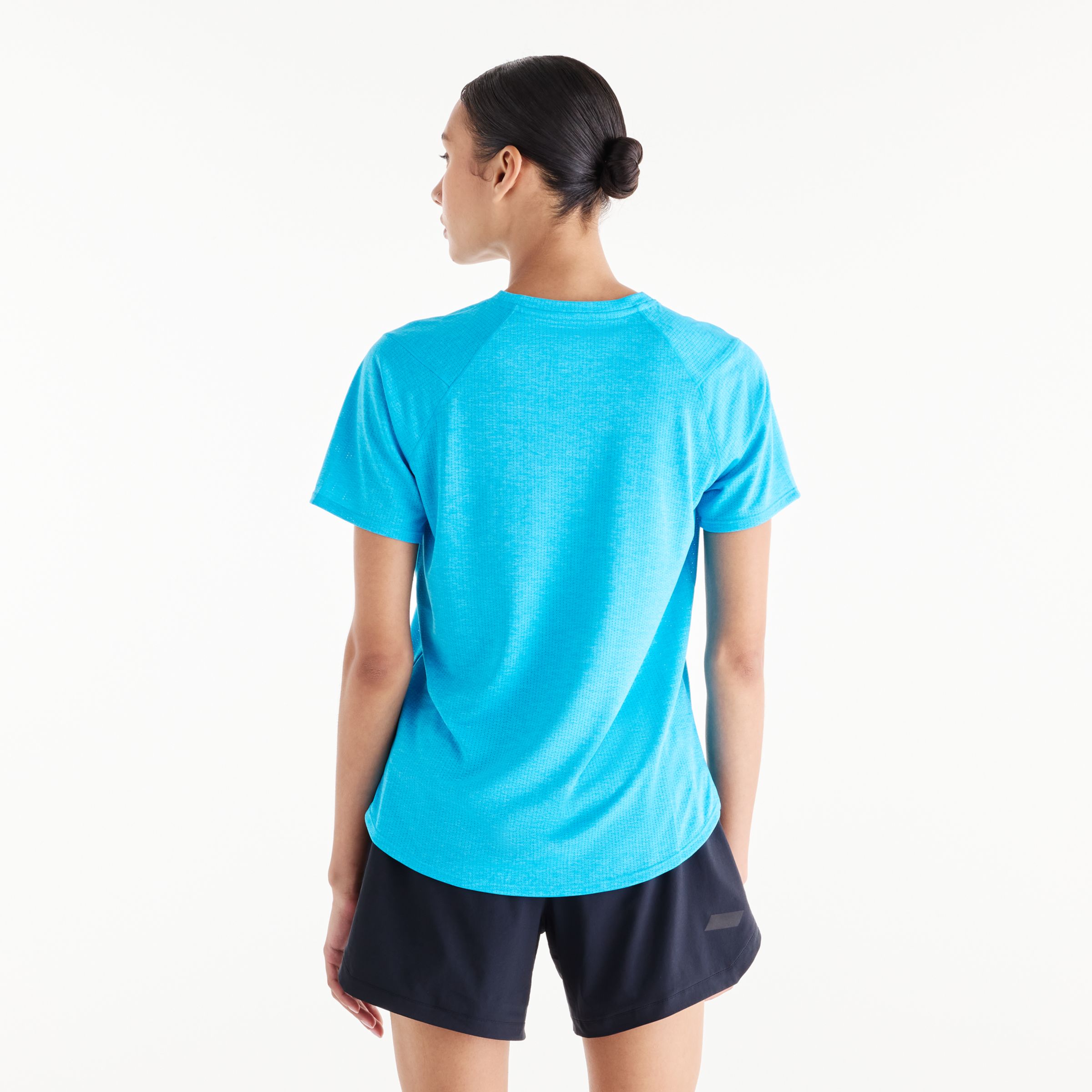 Lola is wearing size S and is 5'8"/172.72cm. Chest: 31.5"/80.01cm, Waist: 25.5"/64.77cm, Hips: 36"/91.44cm
