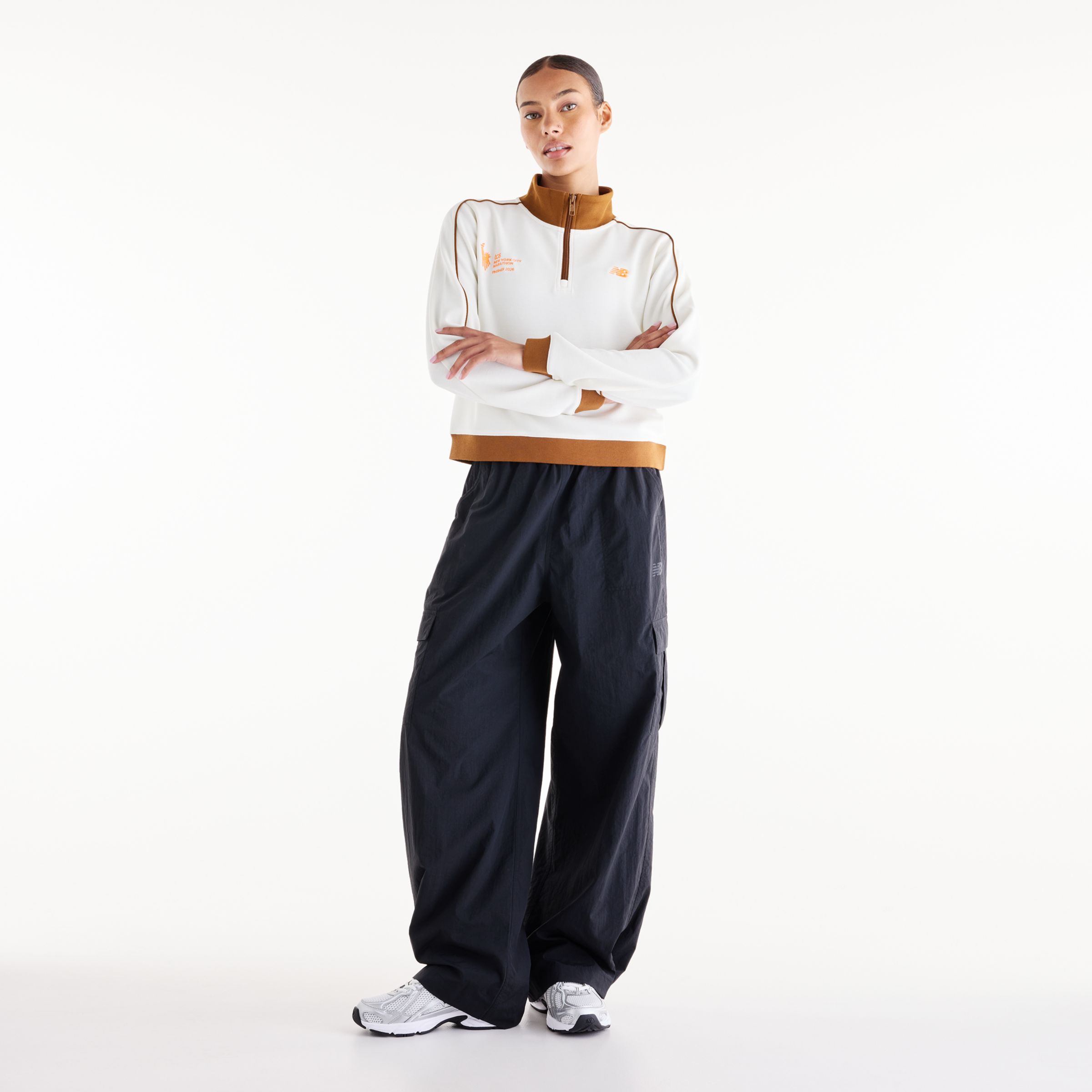 Lola is wearing size S and is 5'8"/172.72cm. Chest: 31.5"/80.01cm, Waist: 25.5"/64.77cm, Hips: 36"/91.44cm