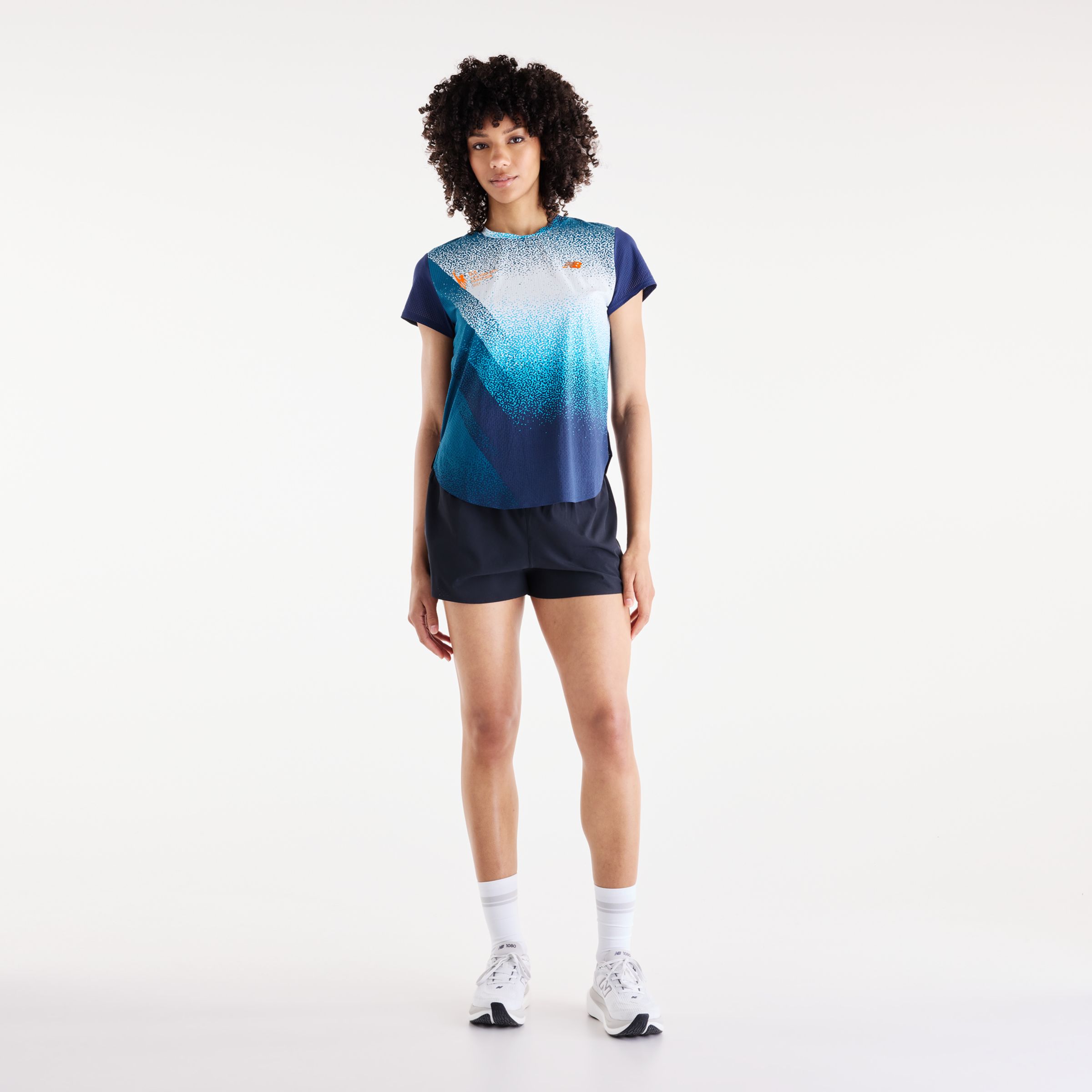 Payton is wearing size S and is 31"/45cm. Chest: 31" / 79 cm, Waist: 24.5" / 62 cm, Hips: 37" / 94 cm