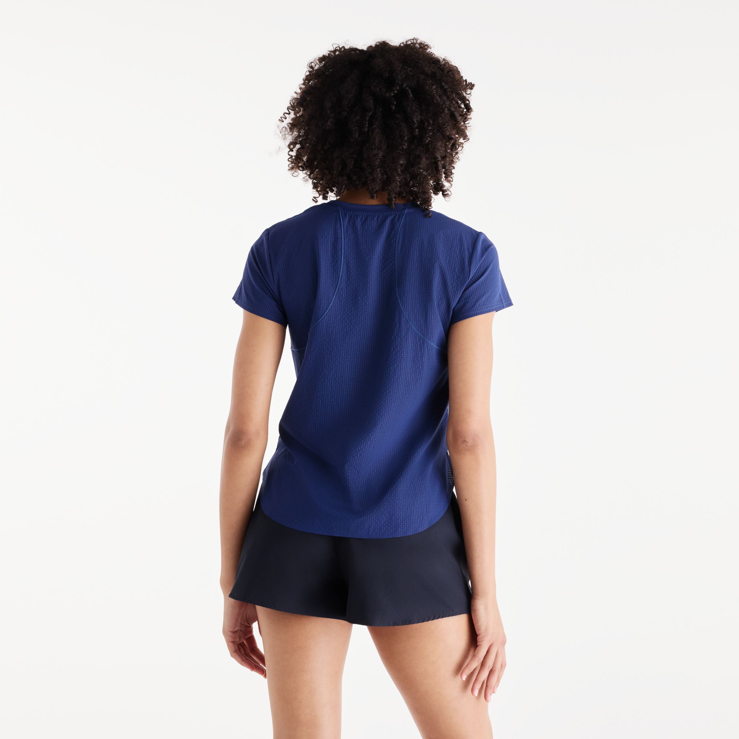 Payton is wearing size S and is 31"/45cm. Chest: 31" / 79 cm, Waist: 24.5" / 62 cm, Hips: 37" / 94 cm