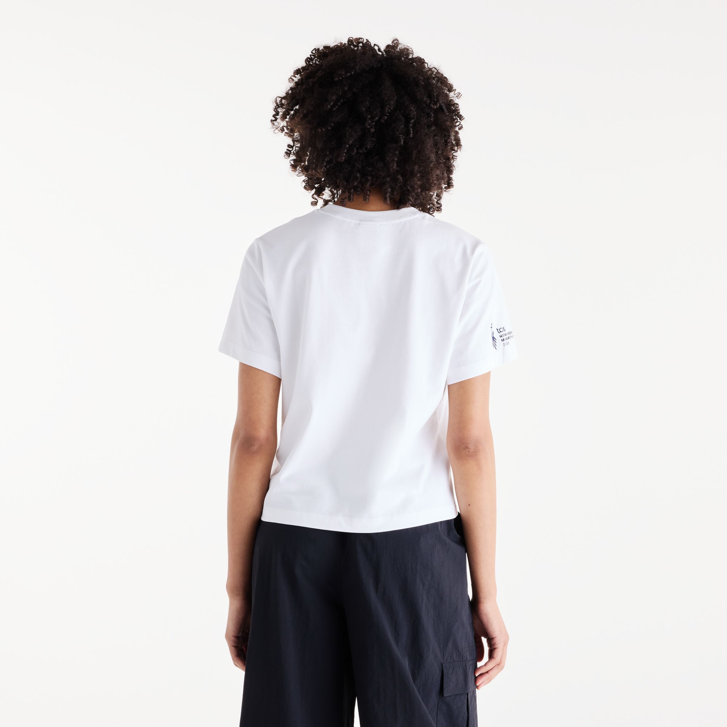 Payton is wearing size S and is 31"/45cm. Chest: 31" / 79 cm, Waist: 24.5" / 62 cm, Hips: 37" / 94 cm