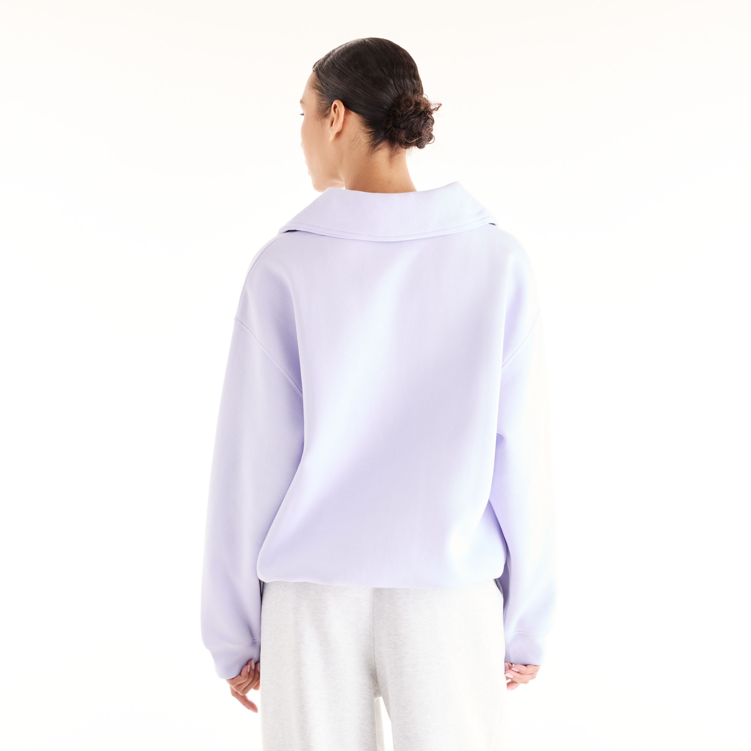 Lola is wearing size S and is 5'8"/172.72cm. Chest: 31.5"/80.01cm, Waist: 25.5"/64.77cm, Hips: 36"/91.44cm