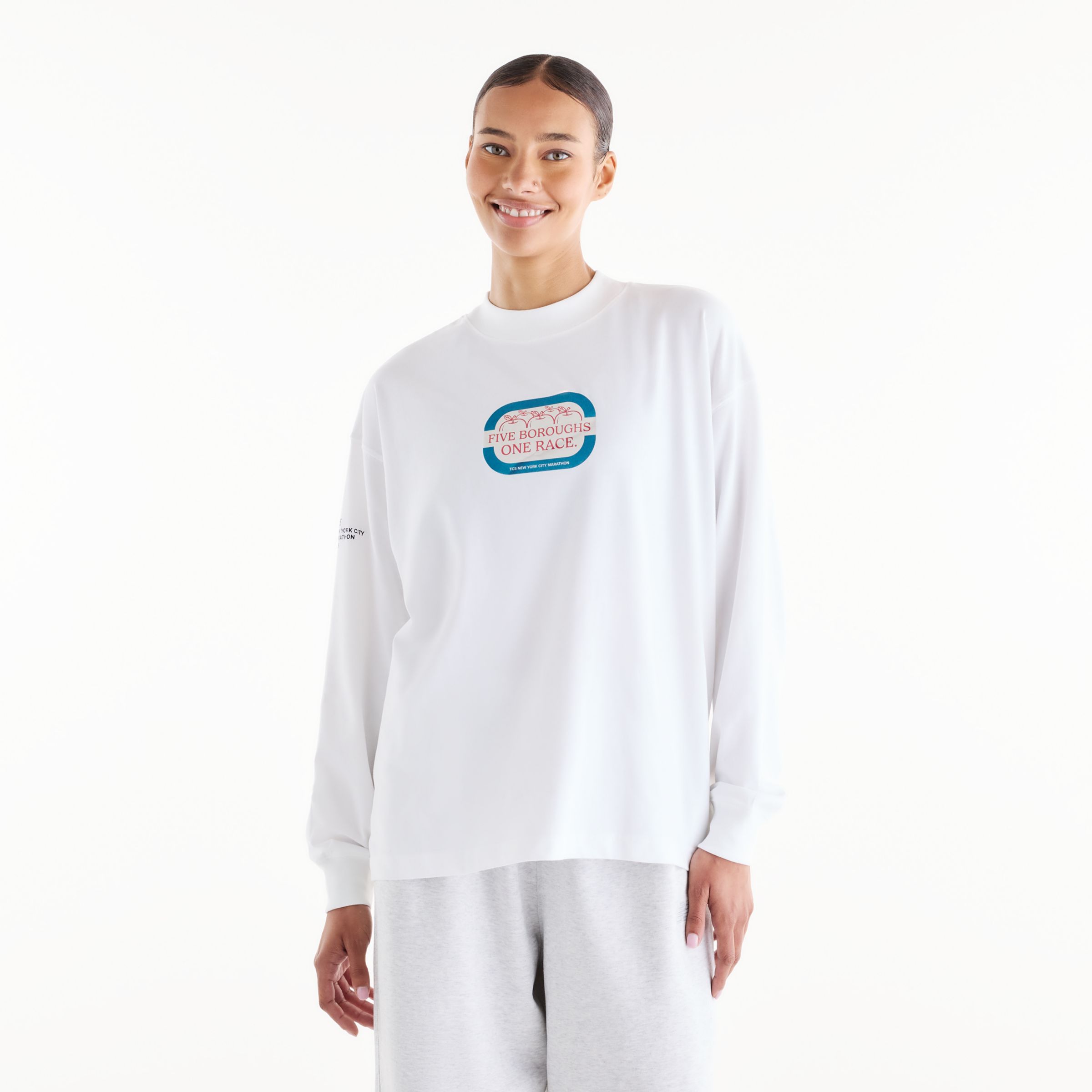 Lola is wearing size S and is 5'8"/172.72cm. Chest: 31.5"/80.01cm, Waist: 25.5"/64.77cm, Hips: 36"/91.44cm