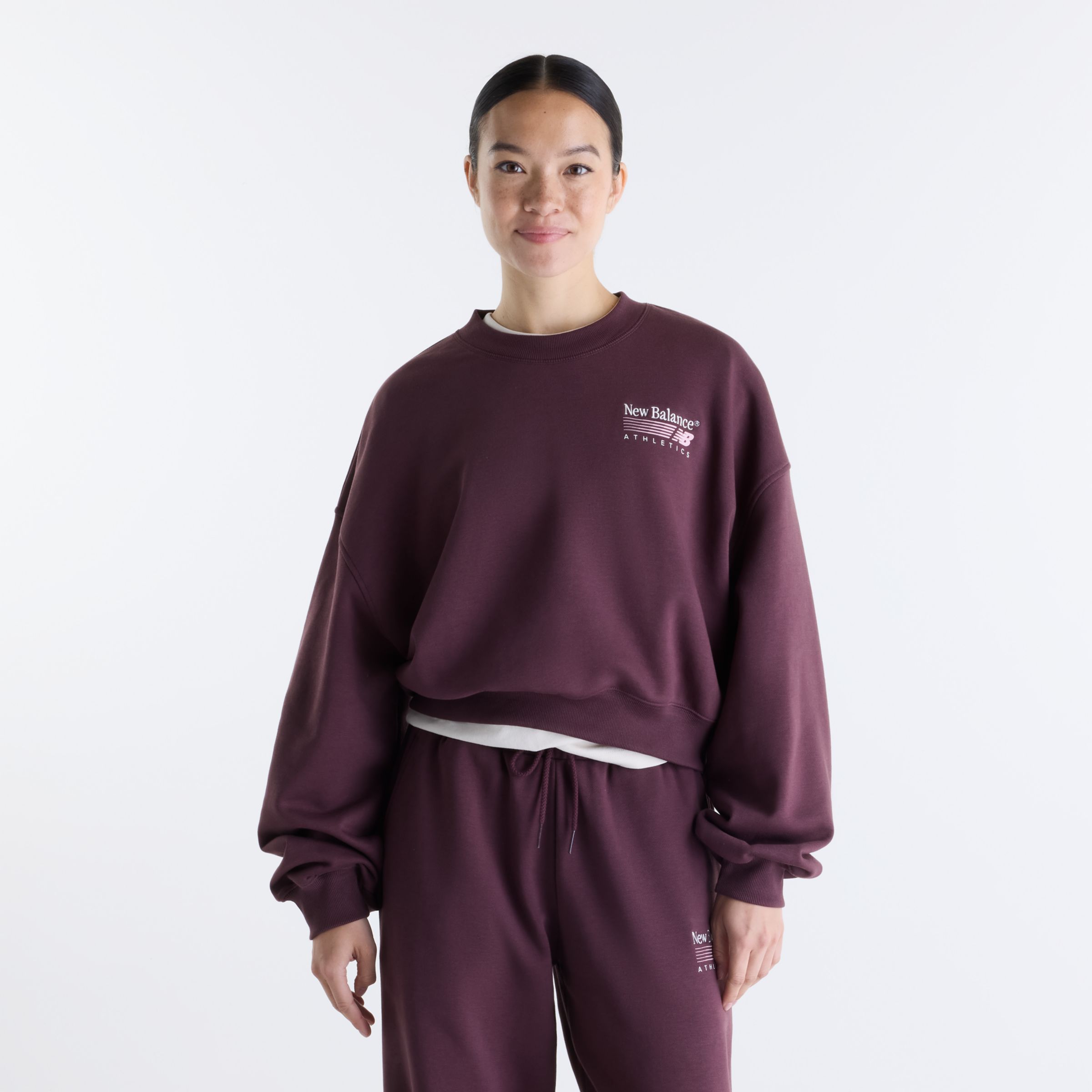 Gemma 穿著尺碼 S, 身高 5'7"/170.18cm 公分. 胸圍 : 30.5"/77.47cm, 腰圍 : 24"/60.96cm, 臀圍 : 35"/88.9cm