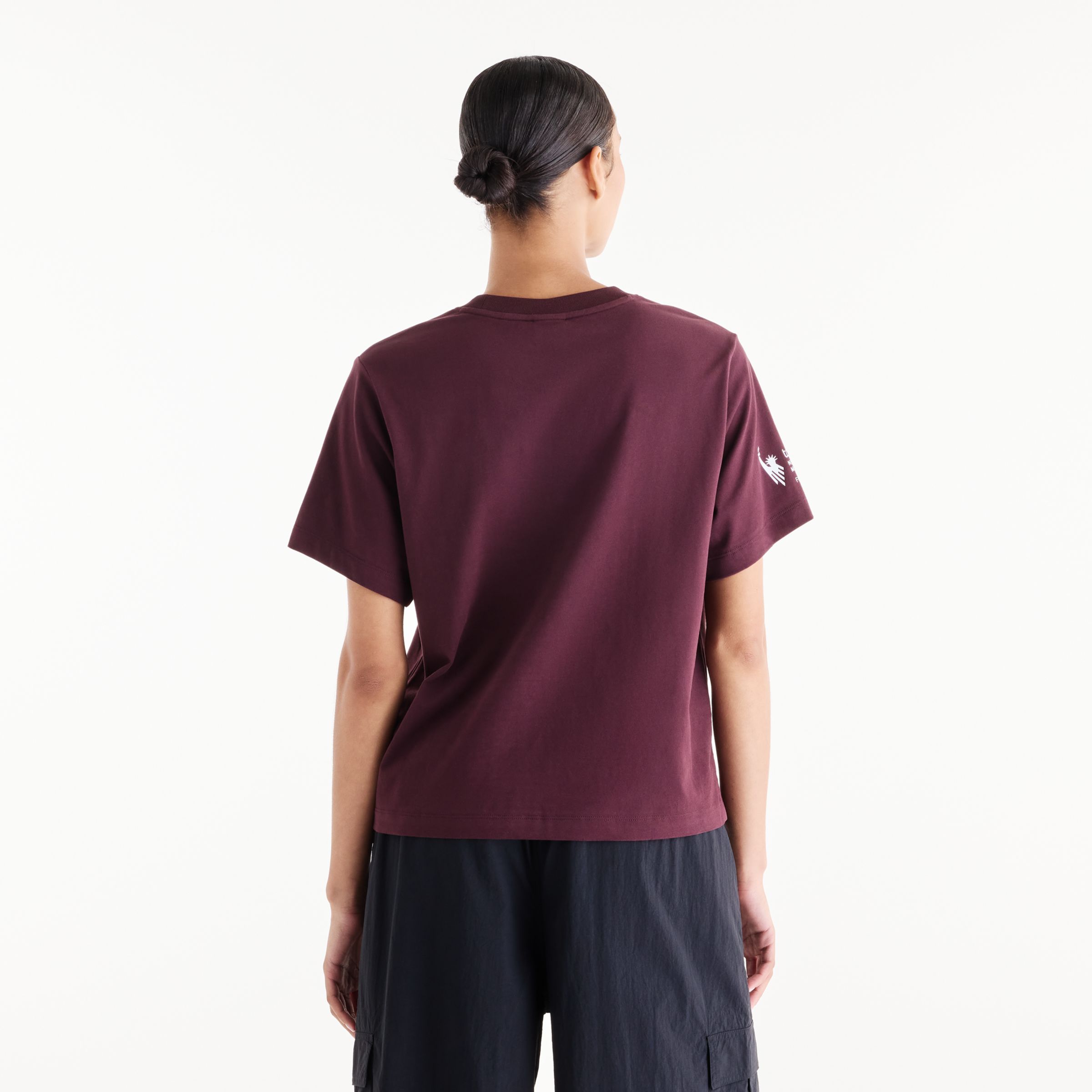 Lola is wearing size S and is 5'8"/172.72cm. Chest: 31.5"/80.01cm, Waist: 25.5"/64.77cm, Hips: 36"/91.44cm