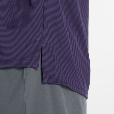 名古屋スポーツエッセンシャルズグラフィックTシャツ4