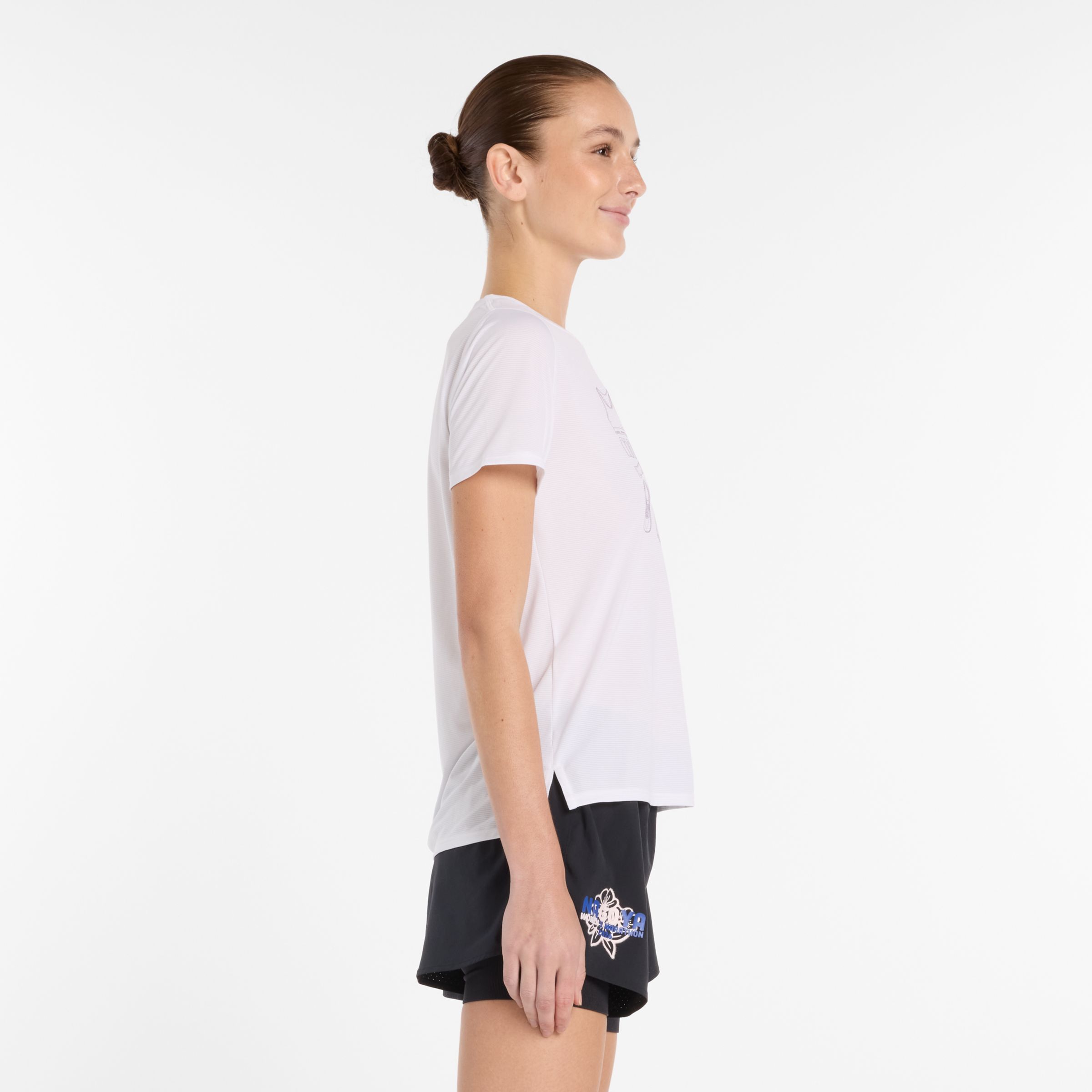 名古屋スポーツエッセンシャルズグラフィックTシャツ4