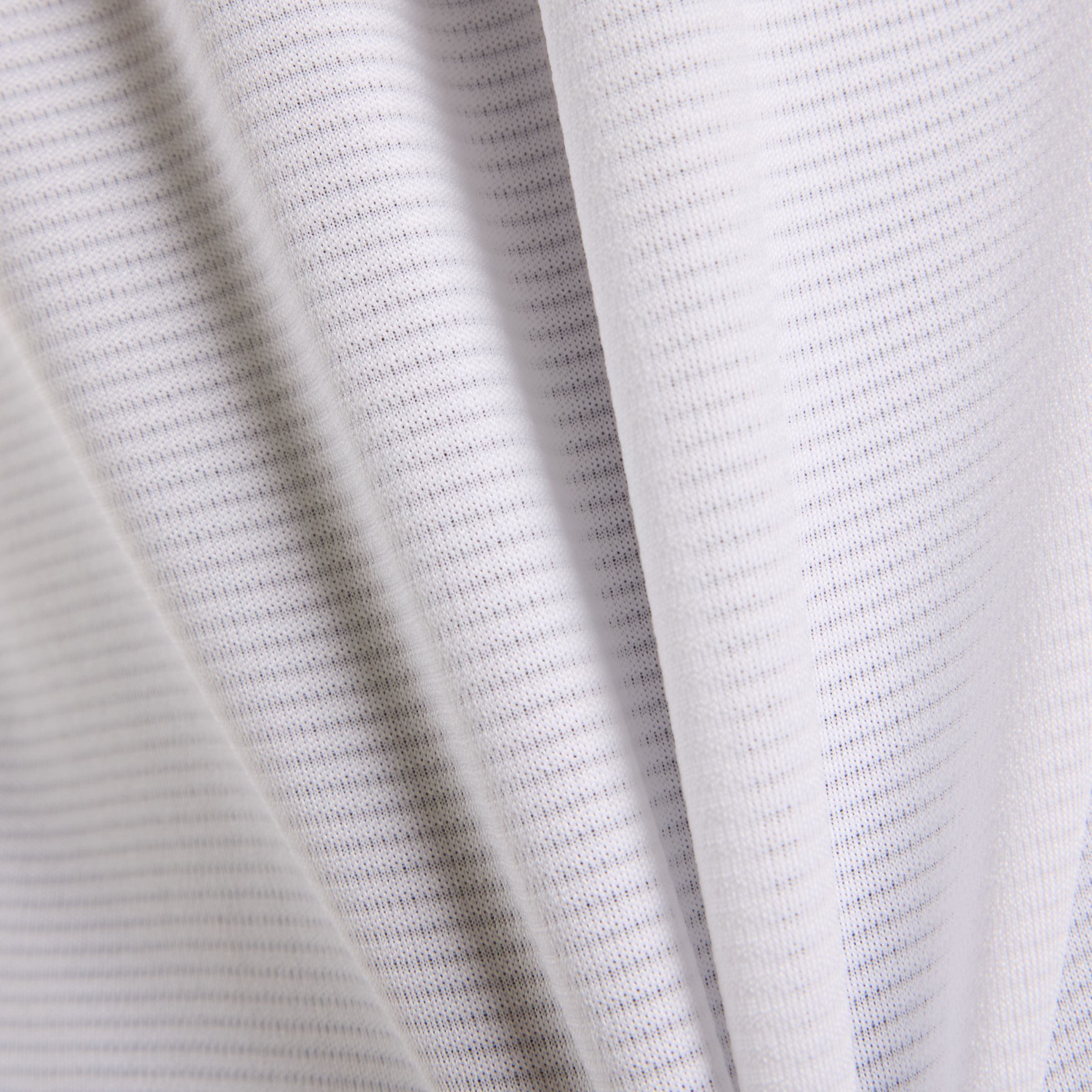 名古屋スポーツエッセンシャルズグラフィックTシャツ4