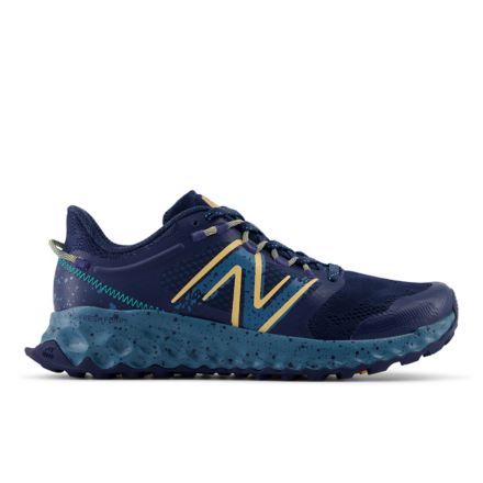 Black new balance runners best sale