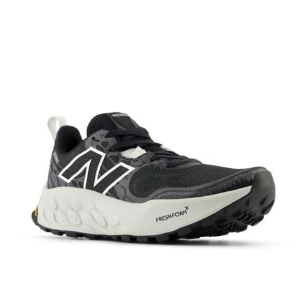 Sepatu sport new balance sales
