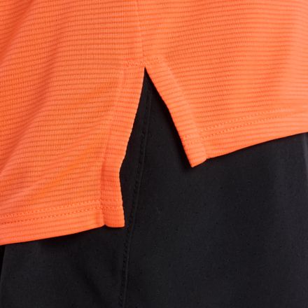 名古屋スポーツエッセンシャルズグラフィックTシャツ3