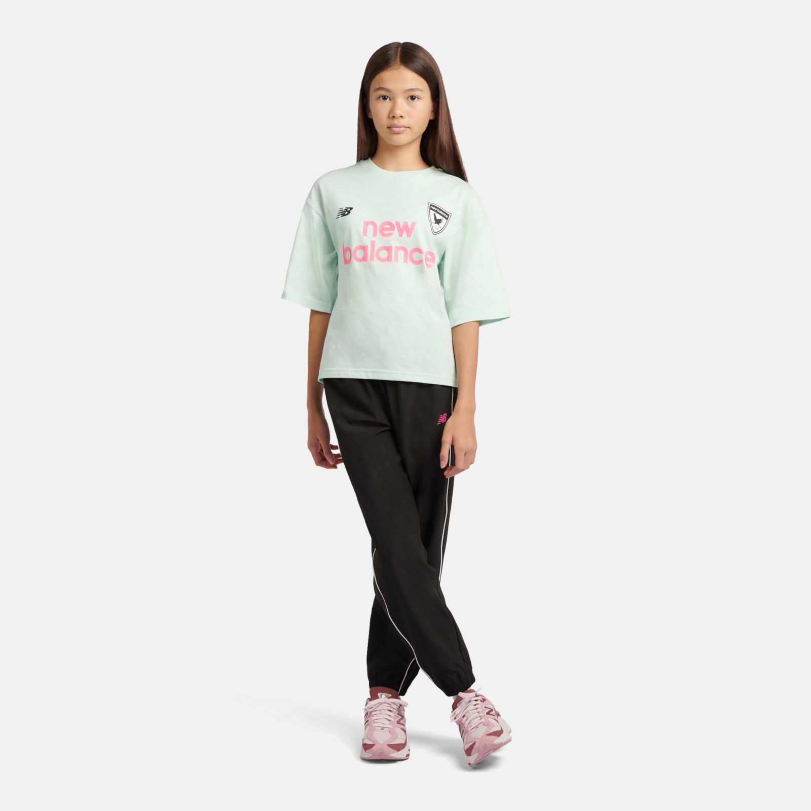 Детские футболки New Balance Football Badge Graphic T-Shirt — фото 2