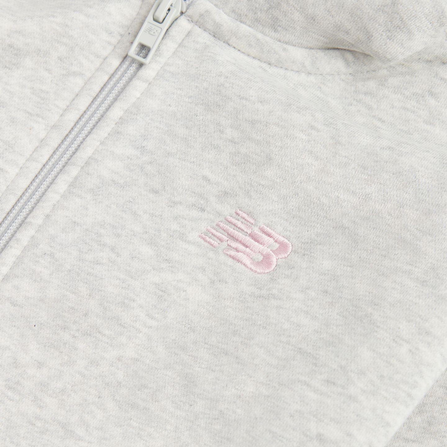 Детское худи New Balance BB Small Logo Full Zip, цвет: Пепельный меланжевый — фото 2
