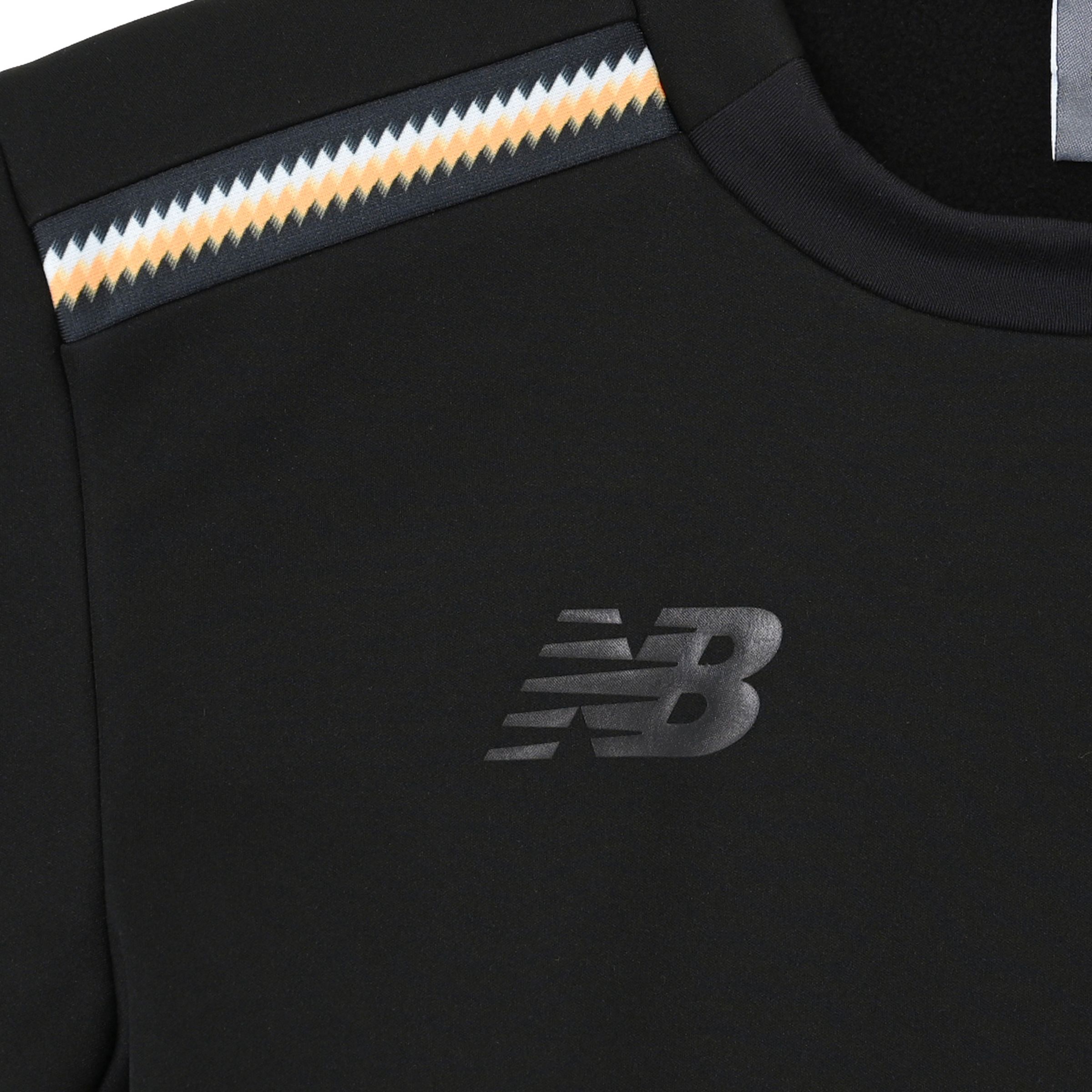 New Balance Black Out ストレッチボンディングトップ 防風撥水, YT62I9JYBK