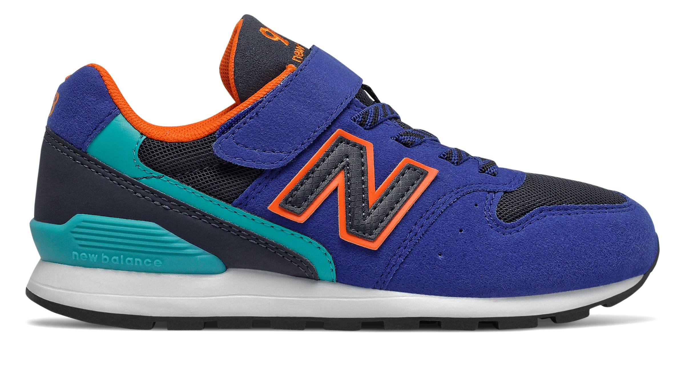 new balance 996 enfant noir Cinosural International School